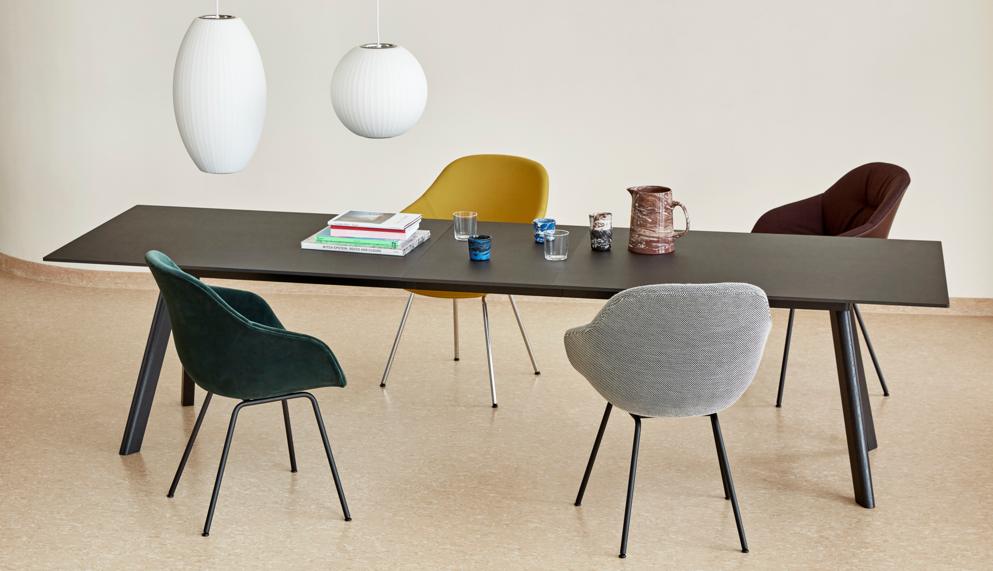 HAY tafel CPH 30 - Eiken, Linoleum Zwart 300 x 90 cm | Frame: Water Based Matt Lacquered | Blad: Linoleum Black