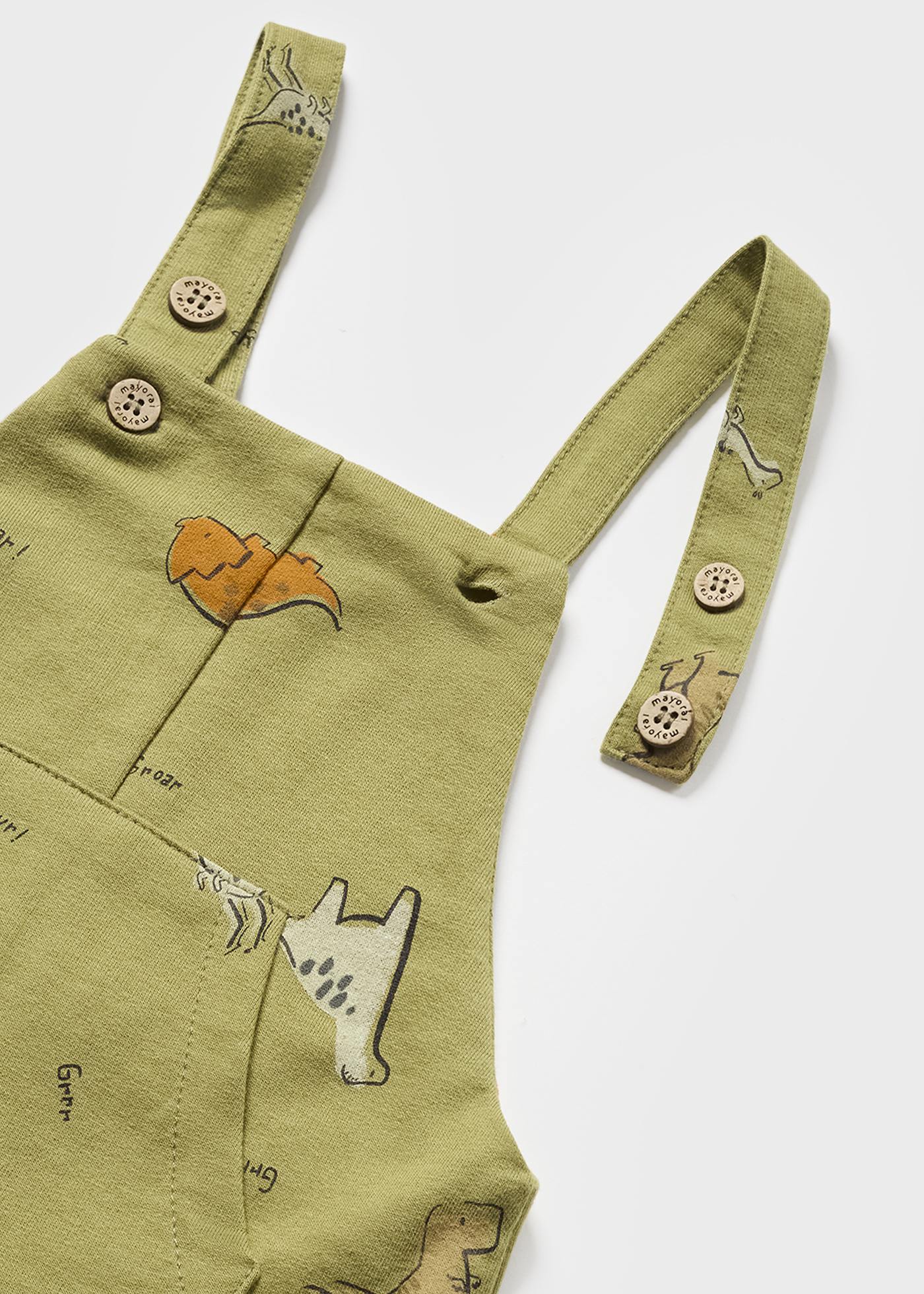 Conjunto de duas peças com camiseta estampada e jardineira para bebê