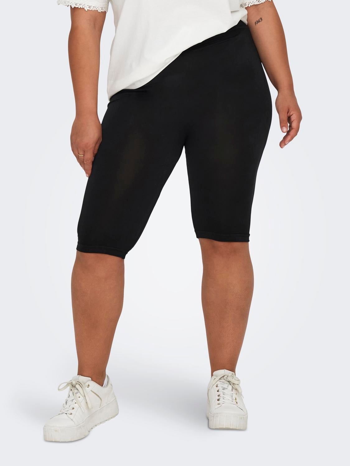 CAROTTILIA Enger Schnitt Körperbetonte Shorts Black