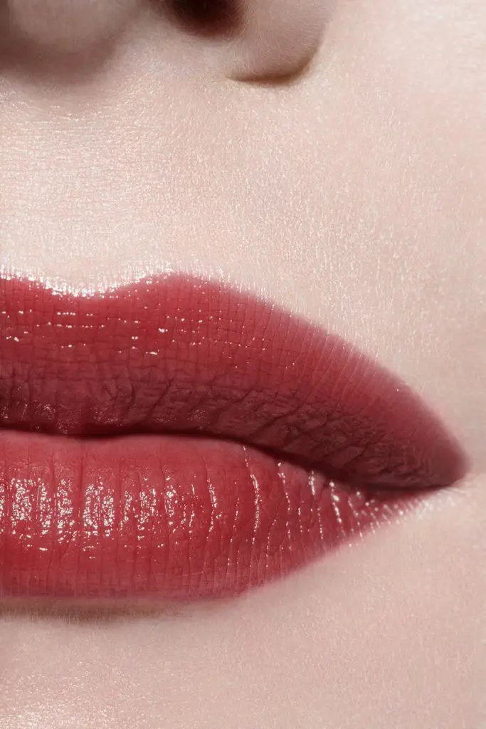 CHANEL - ROUGE COCO BAUME LE BAUME TEINTÉ HYDRATANT EMBELLISSEUR - INTENSITÉ SUR MESURE- Baume et soin des lèvres