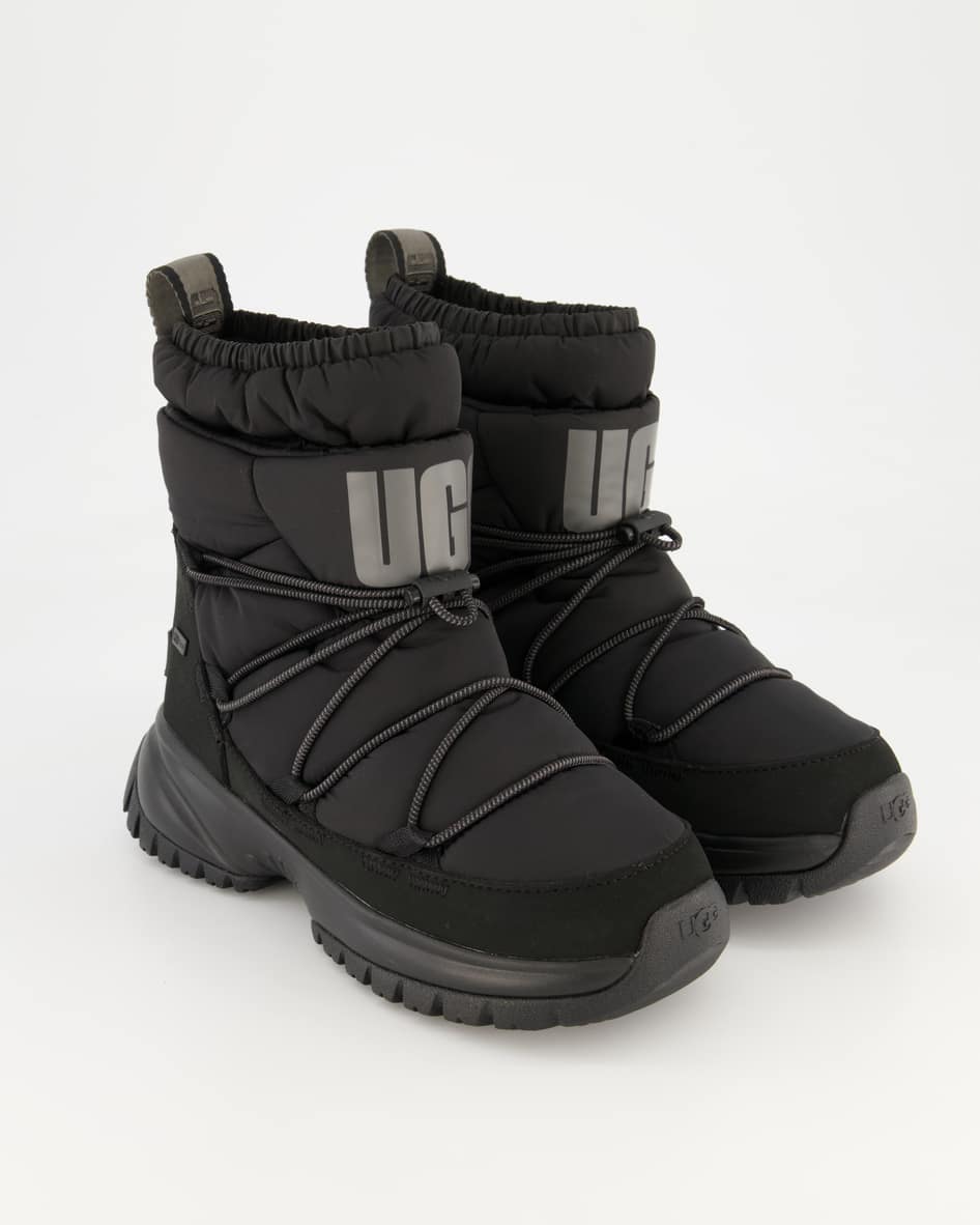 UGG Yose Puffer Mid Winterschuhe in Schwarz
