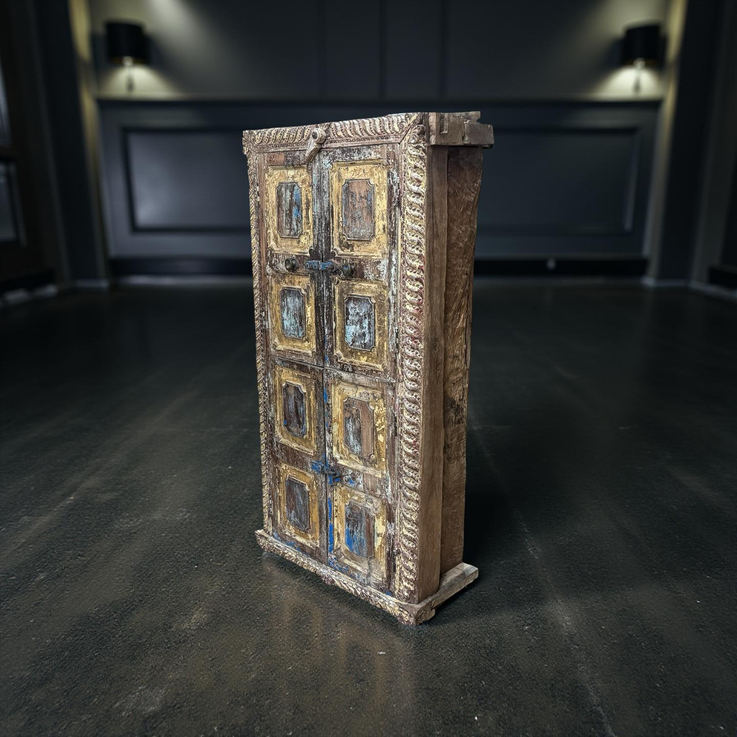 Wandkast 2 deur uniek primitieve