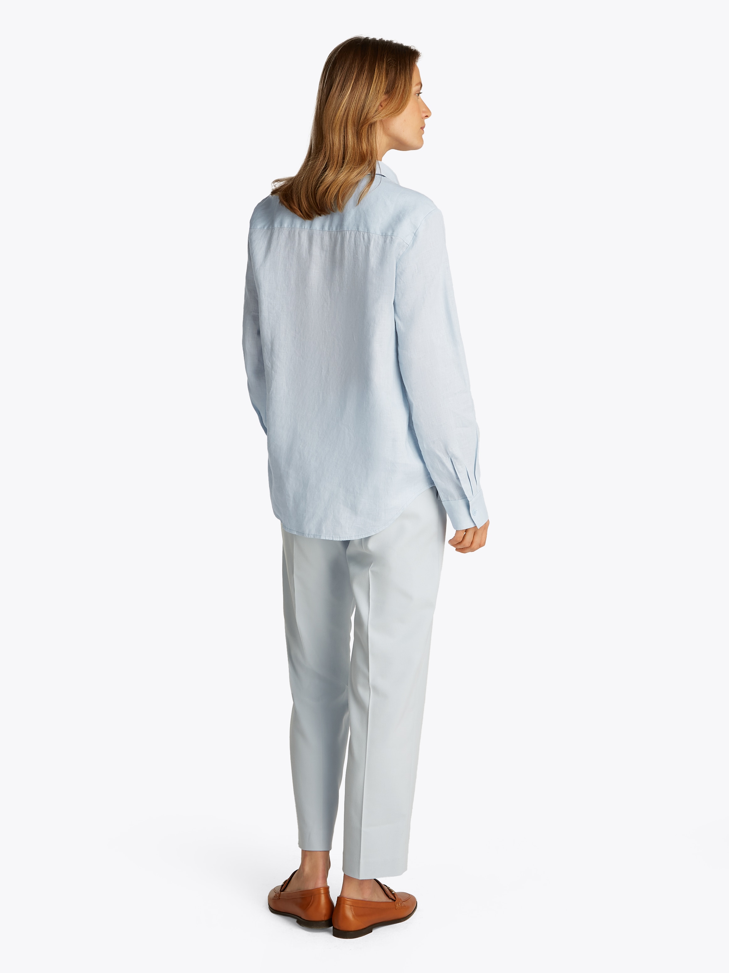 Tommy Hilfiger Hemdbluse »ESS LINEN RELAXED SHIRT« mit Logostickerei ,kühlendes Premium Leinen