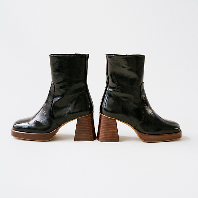 Bottines à plateformes  en cuir brillant noir