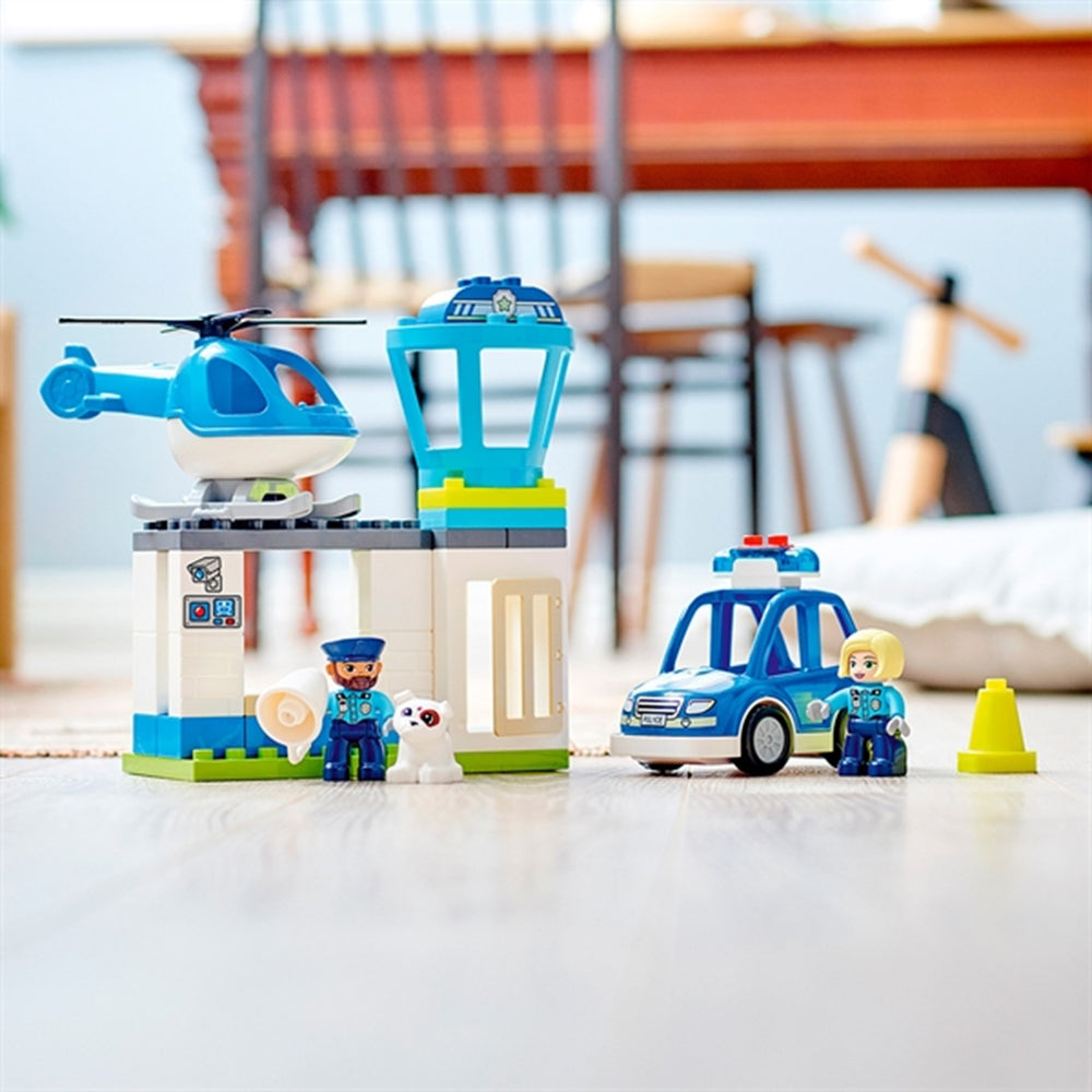DUPLO® Politistation og Helikopter