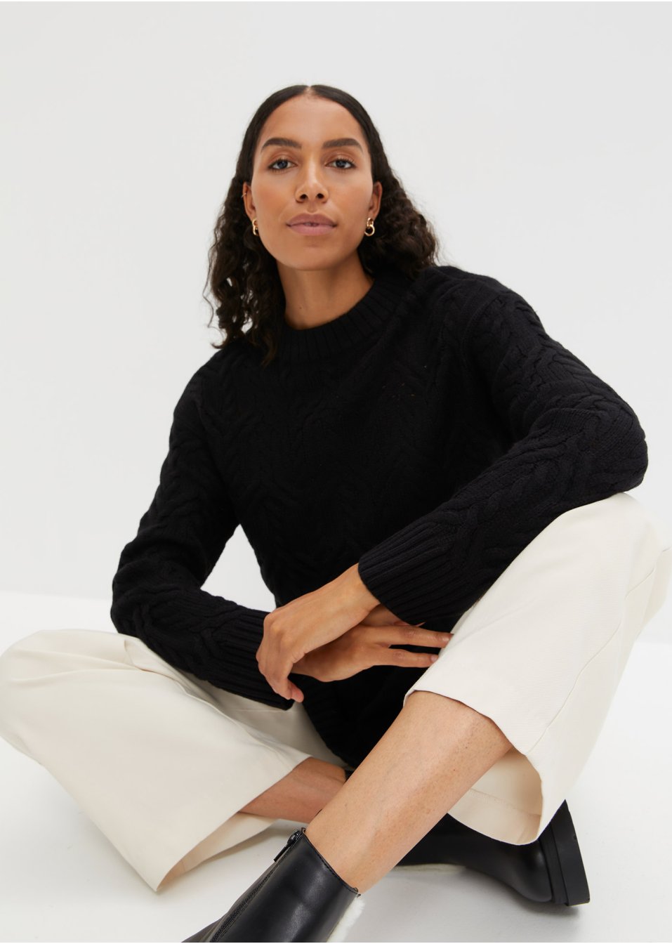 Pull à col rond avec motif torsadé
