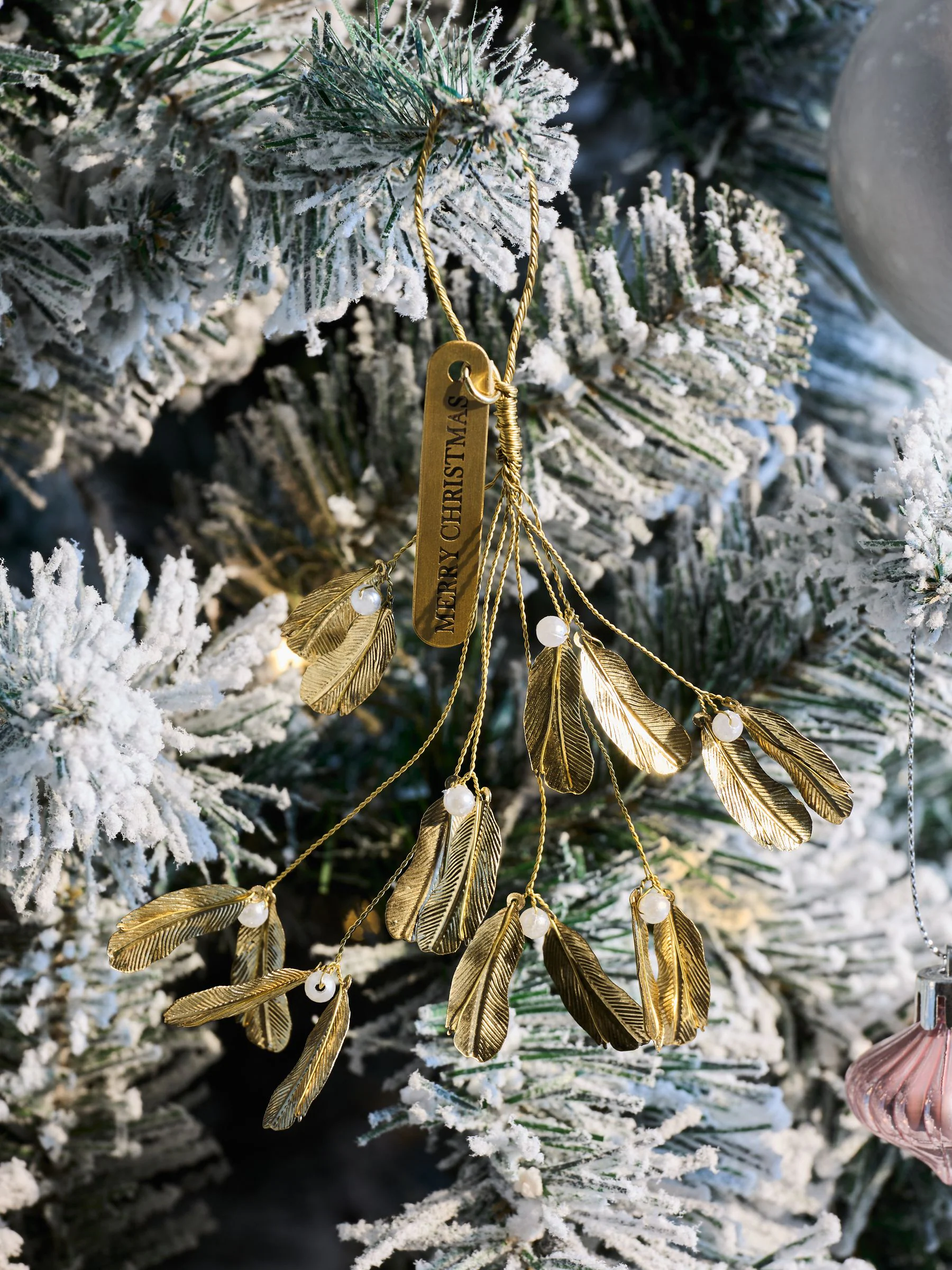 Kerstbal met mistletoe