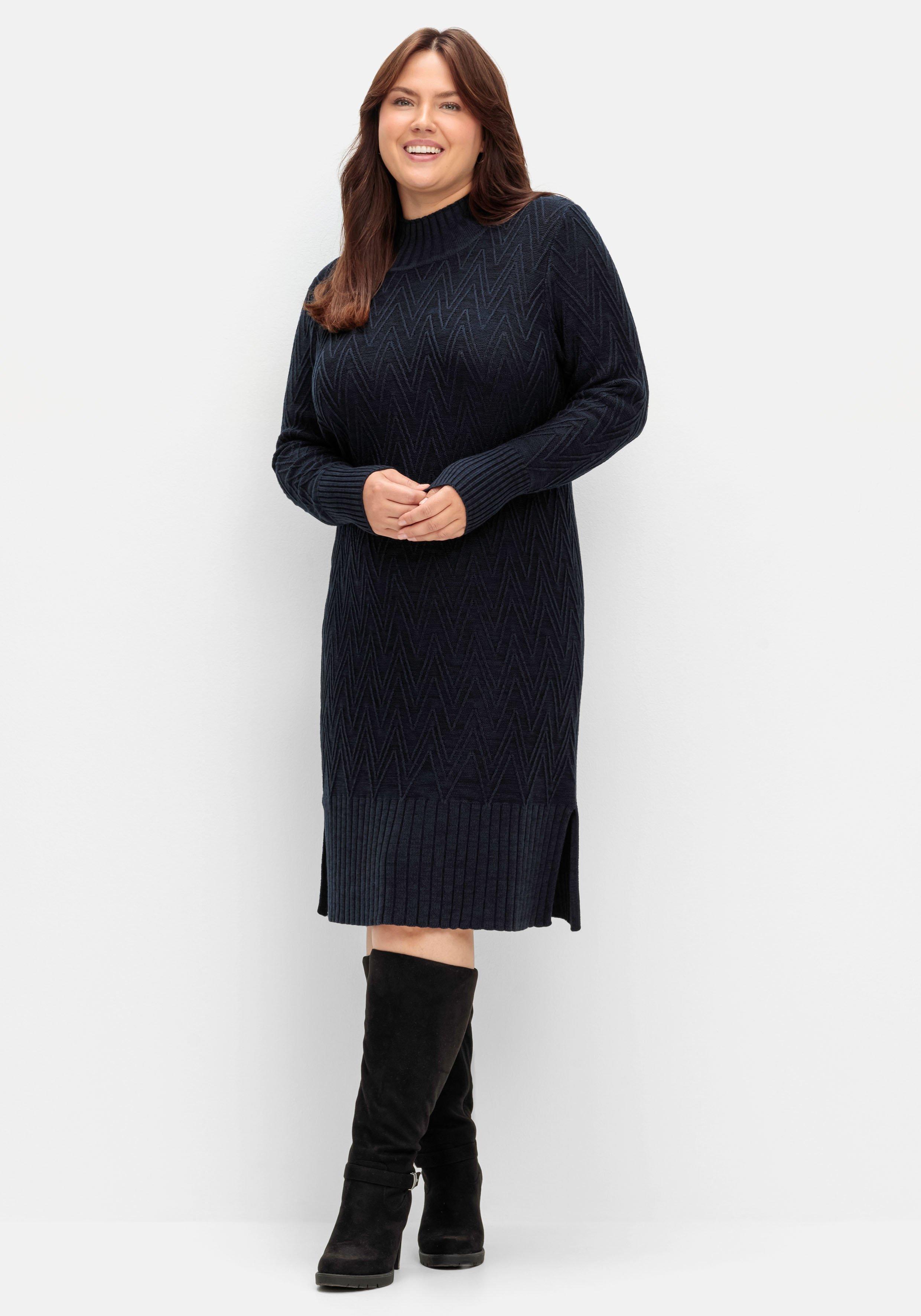 Strickkleid im Zickzack-Ajourmuster
