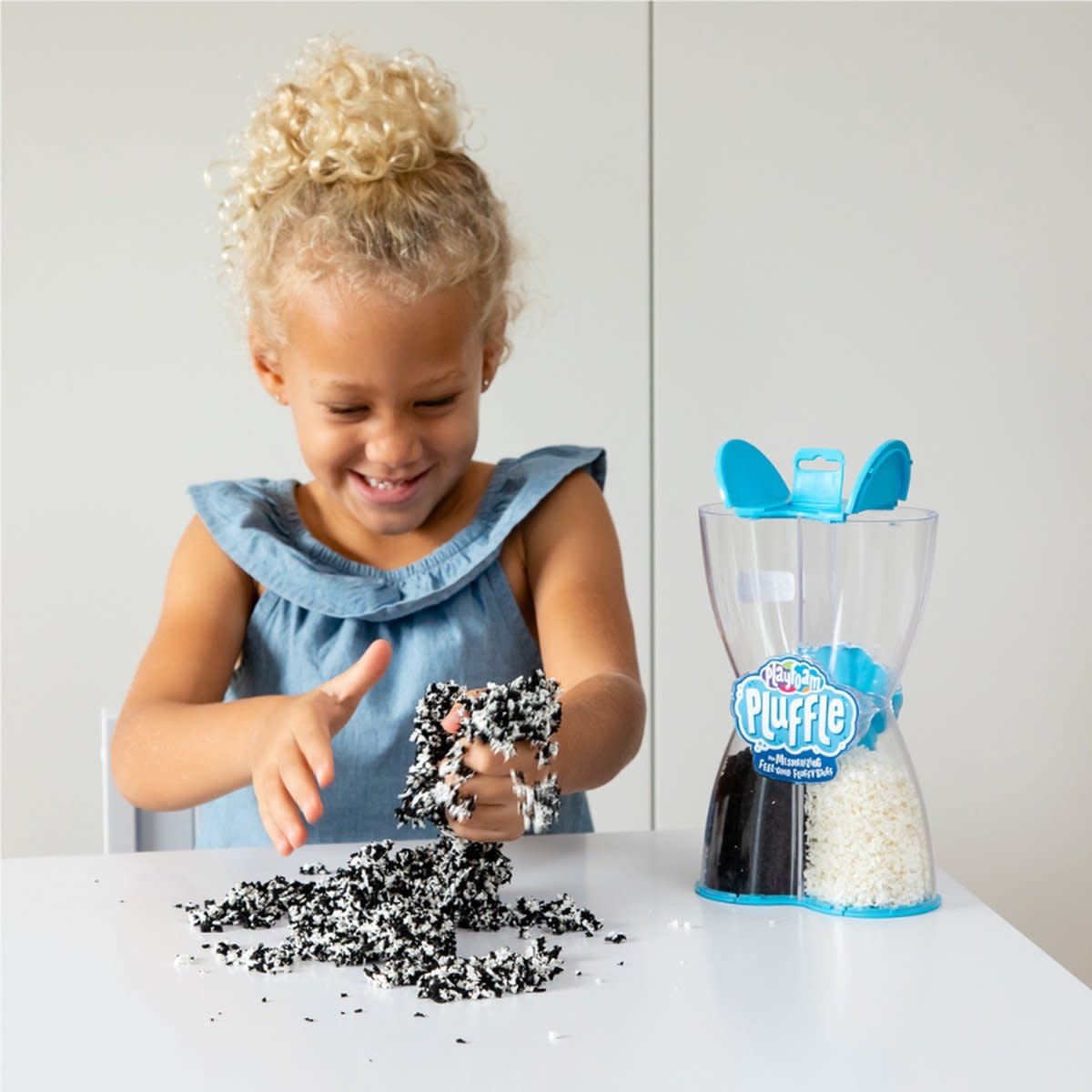 Learning Resources Playfoam Pluffle™ Twist Black & White