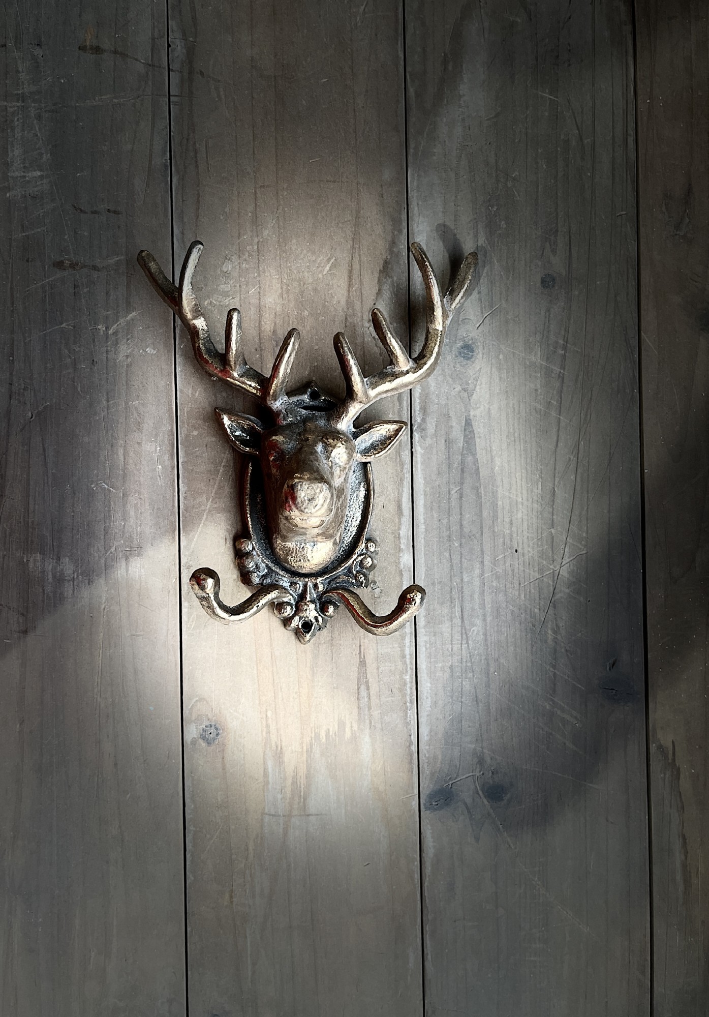 Wandhaken 'Hirsch', antik gold, H 25 cm, B 22 cm, L 10 cm von fischer's lagerhaus