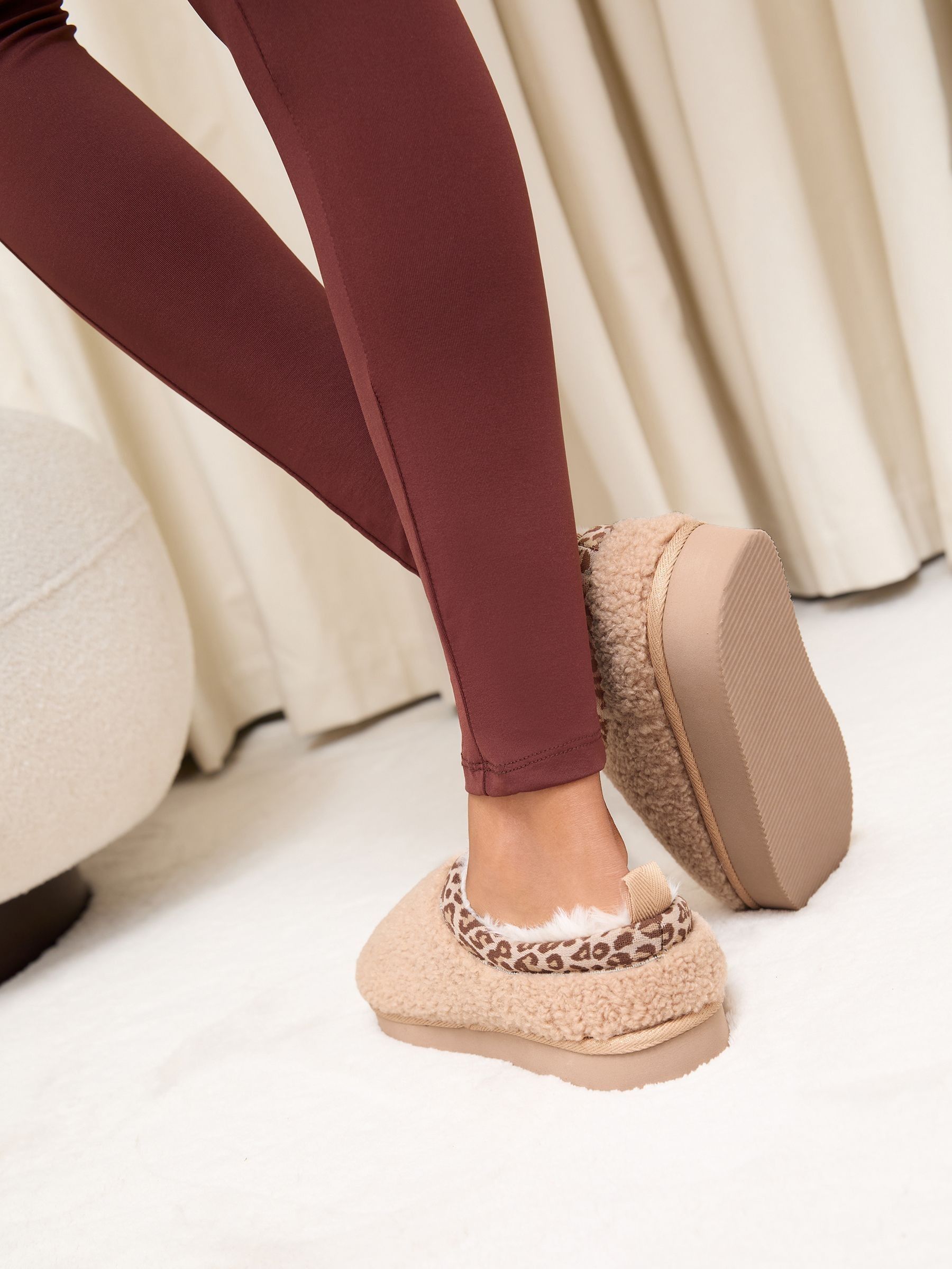Natuurlijk - Lipsy Borg Leopard Print Trim Platform Slippers Boots