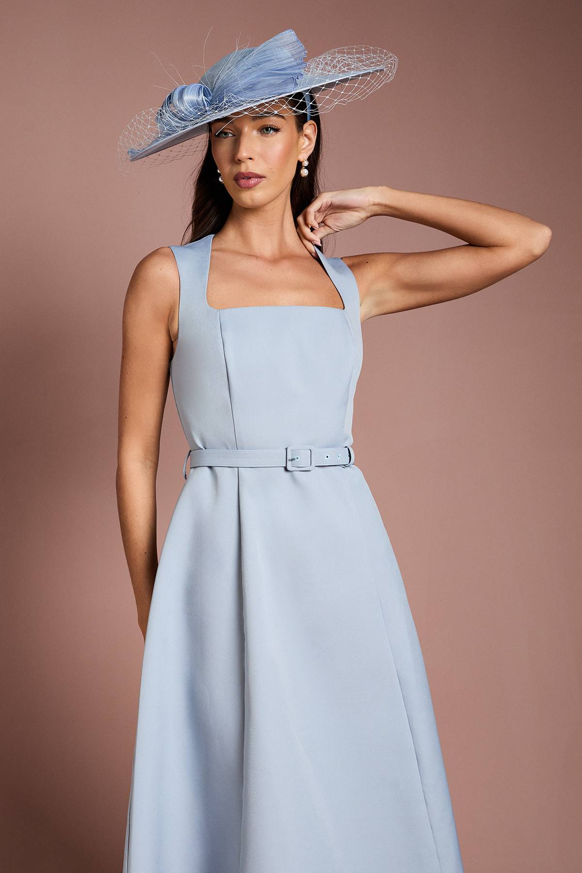 Coast Robe Midi Lisa Tan en Crêpe Ajustée