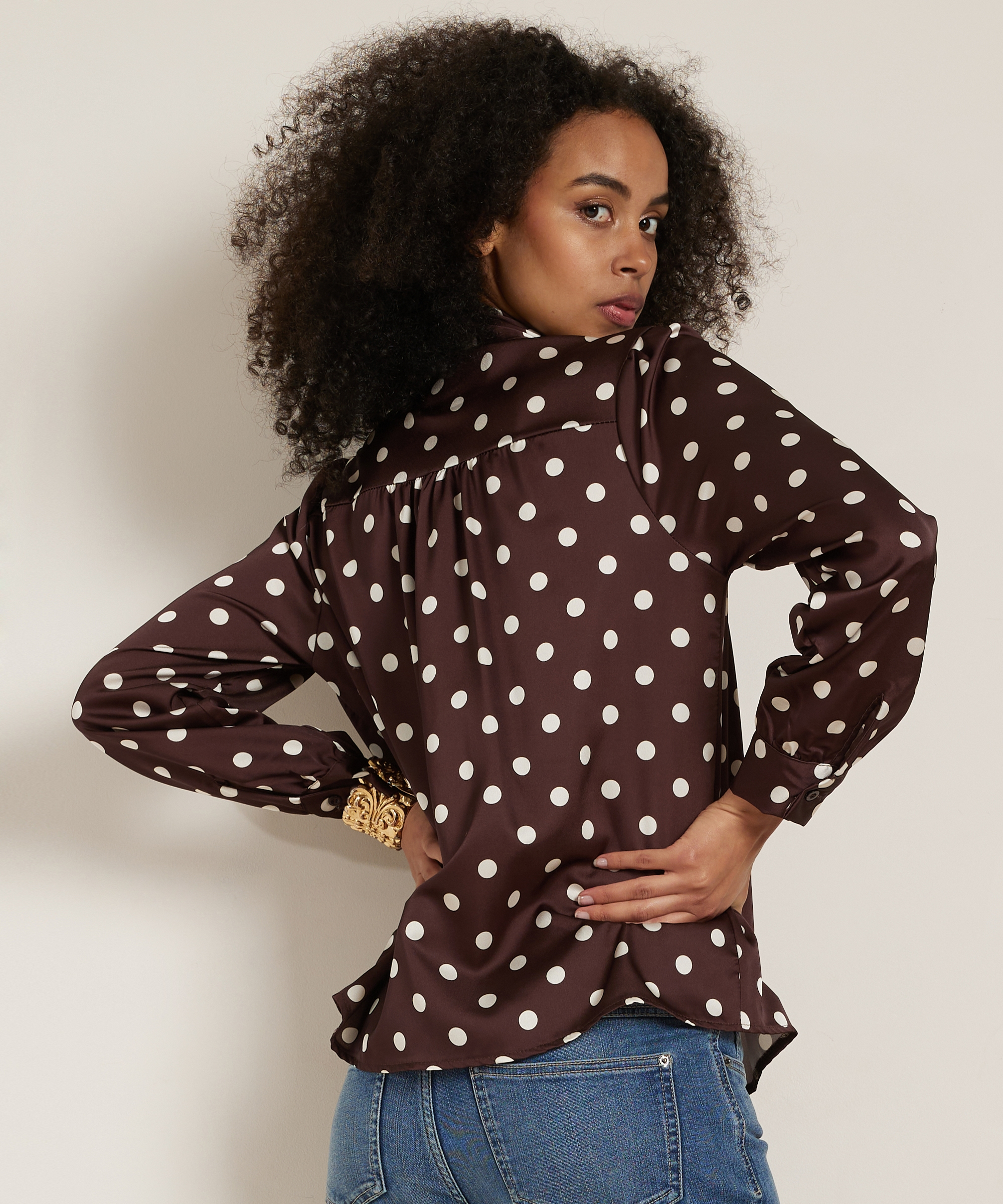 strik blouse met stippenprint