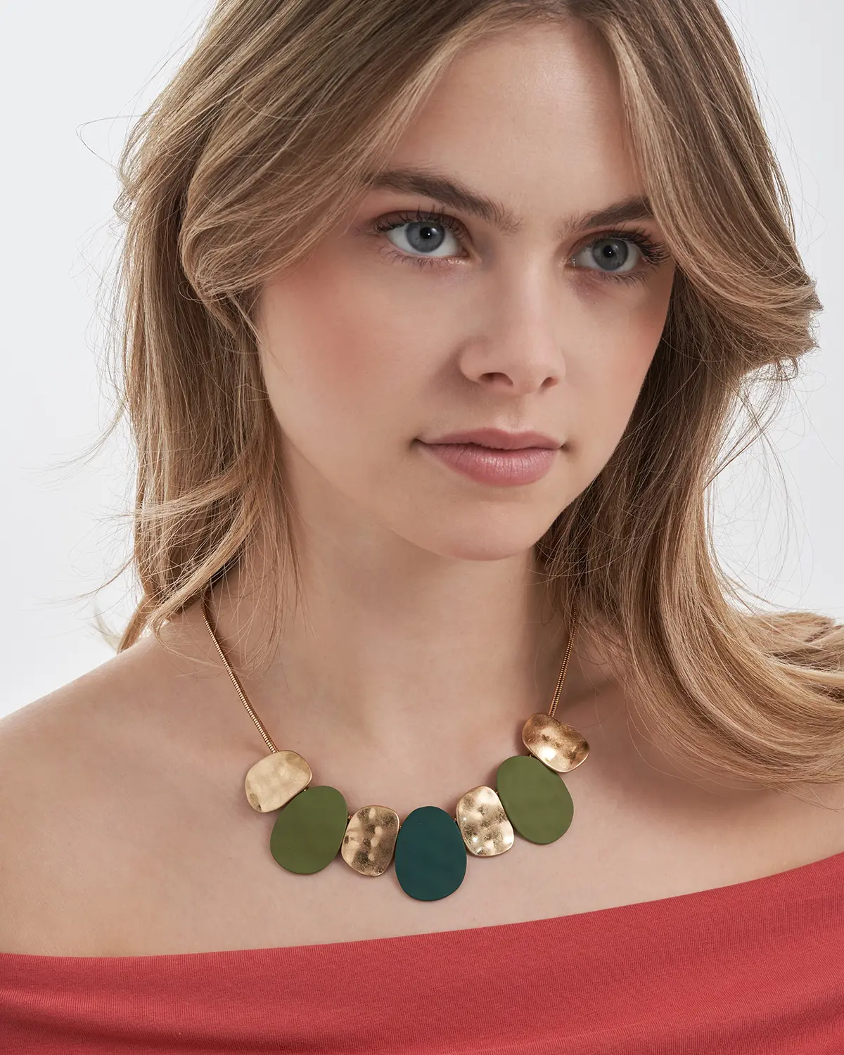 Kette - Serene Elegance