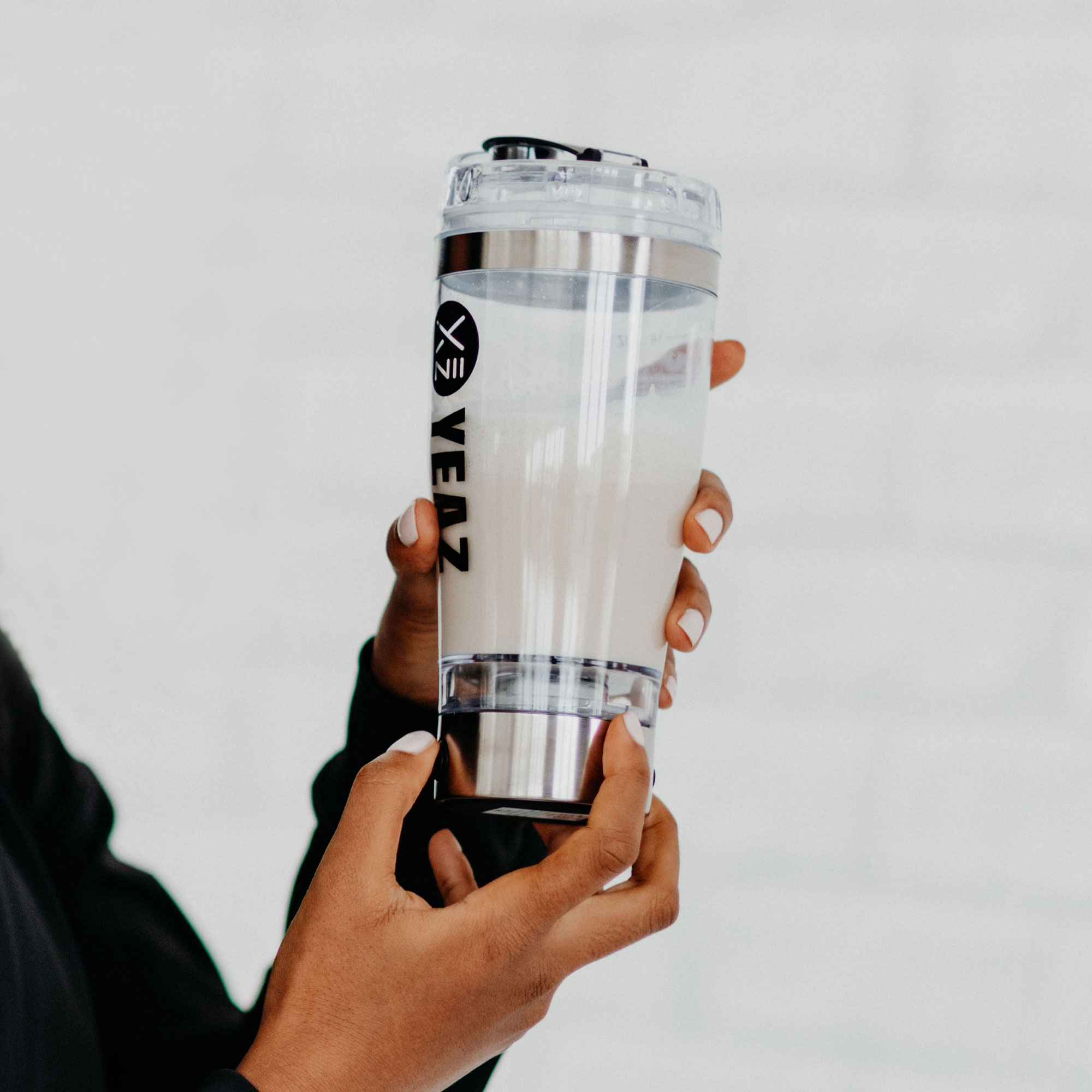 Coqueteleira elétrica de proteínas Yeaz Cyclone Pro