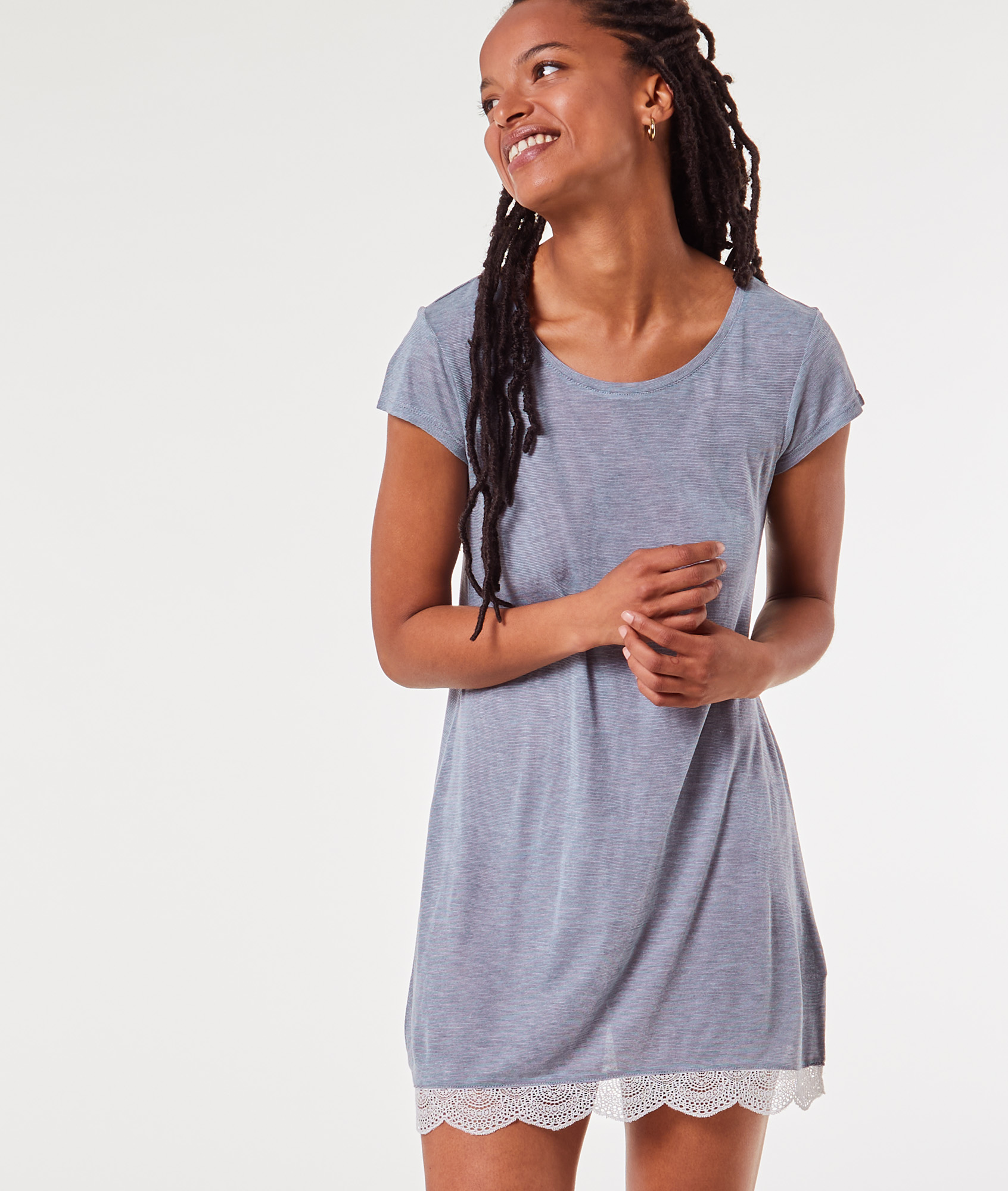 Chemise de nuit bas dentelle