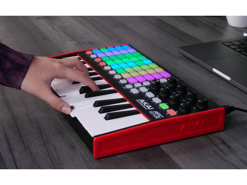 Akai Keyboard Controller APC Key 25 – MK2 Vielseitiger und kompakter MIDI-Keyboard-Controller