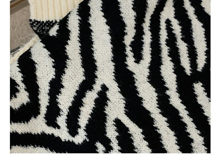 4.4 STUDIO - Zebraprint gebreide sjaal