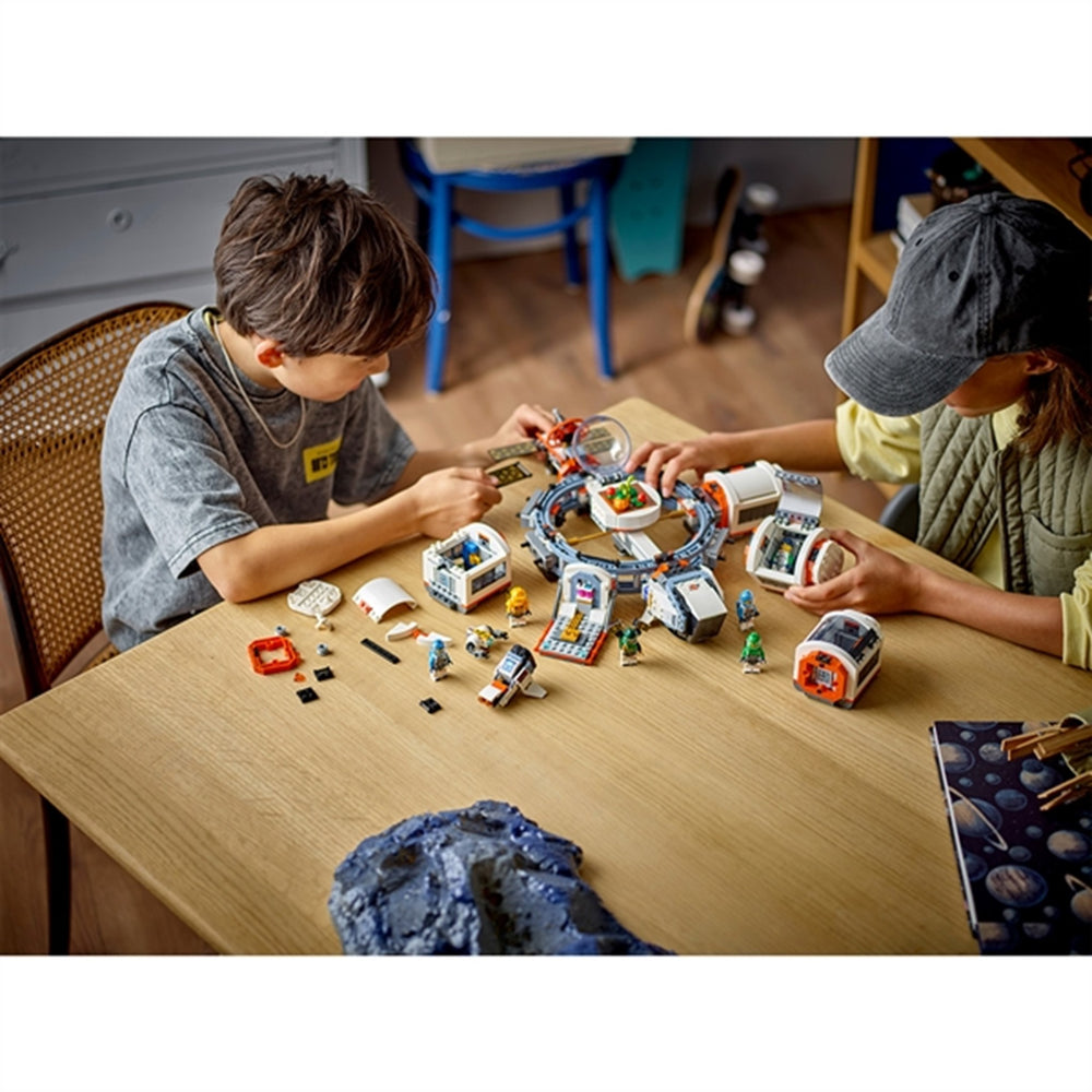 Køb LEGO® City Modulopbygget Rumstation