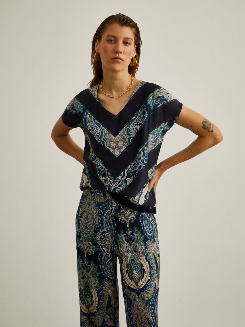 Blusa de manga curta com estampado