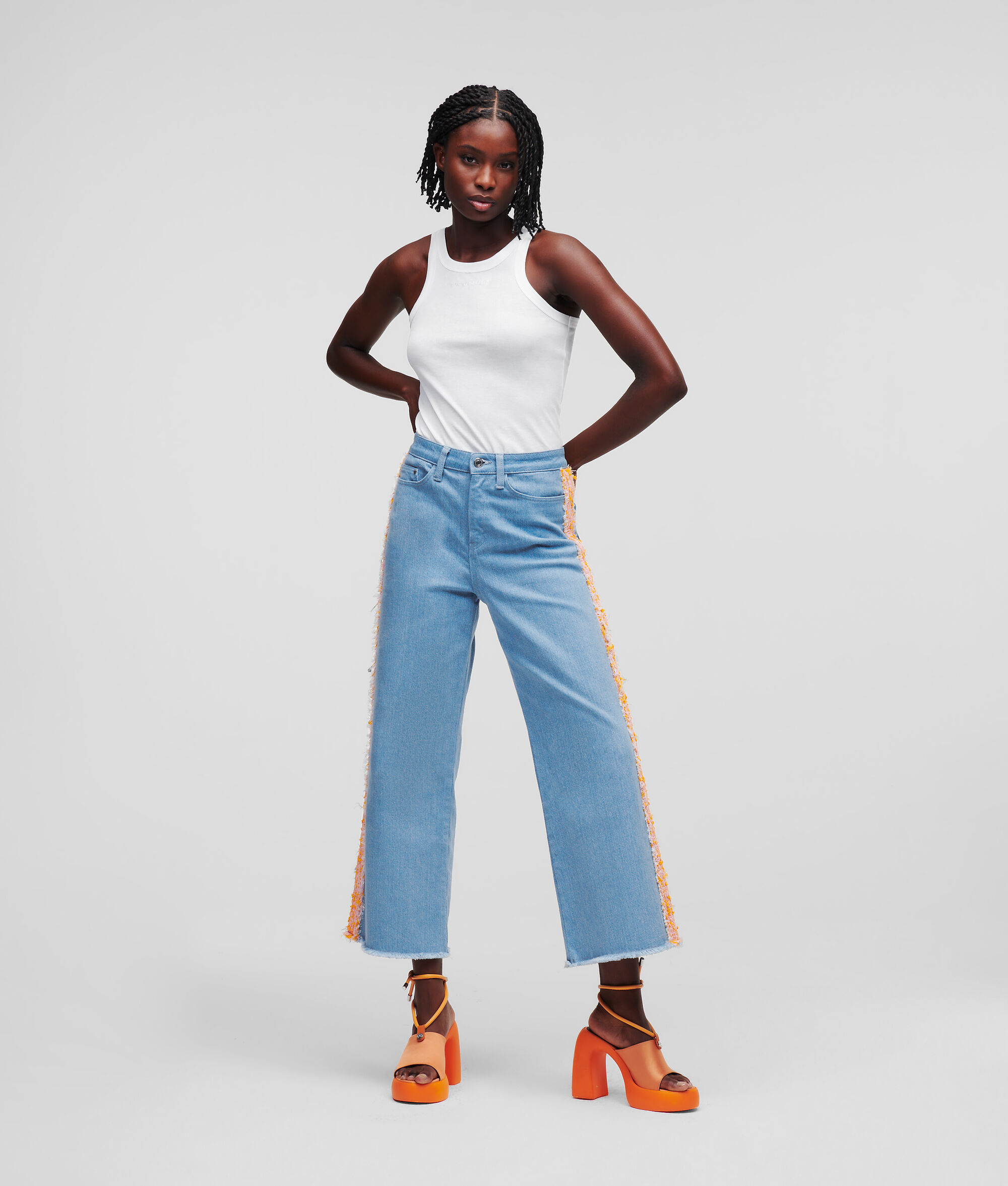 JEAN EN DENIM ET TISSU BOUCLÉ