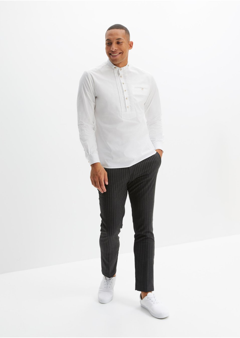 Chemise bavaroise avec plis religieuse