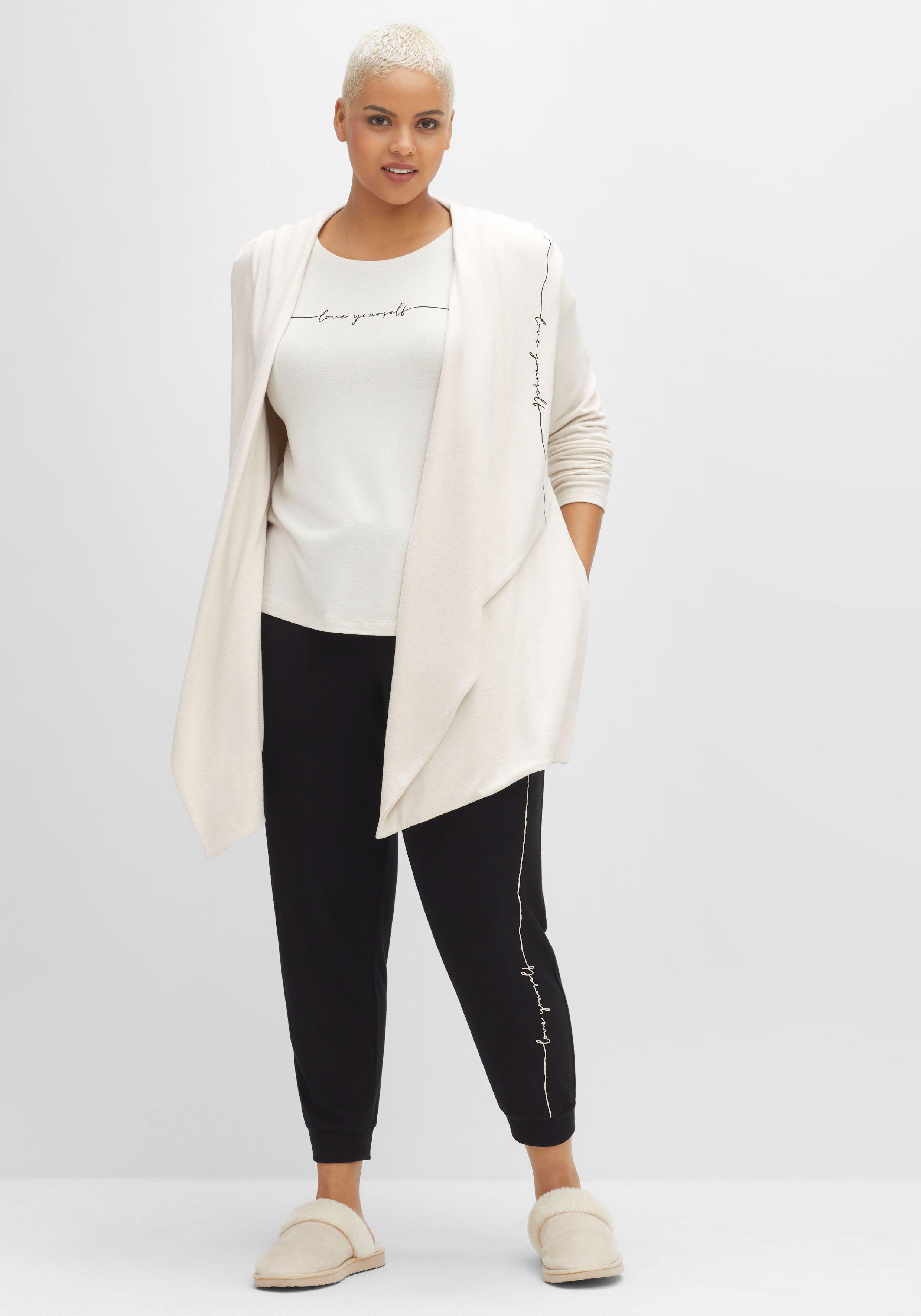 Longstrickjacke mit Kapuze, in offener Zipfelform