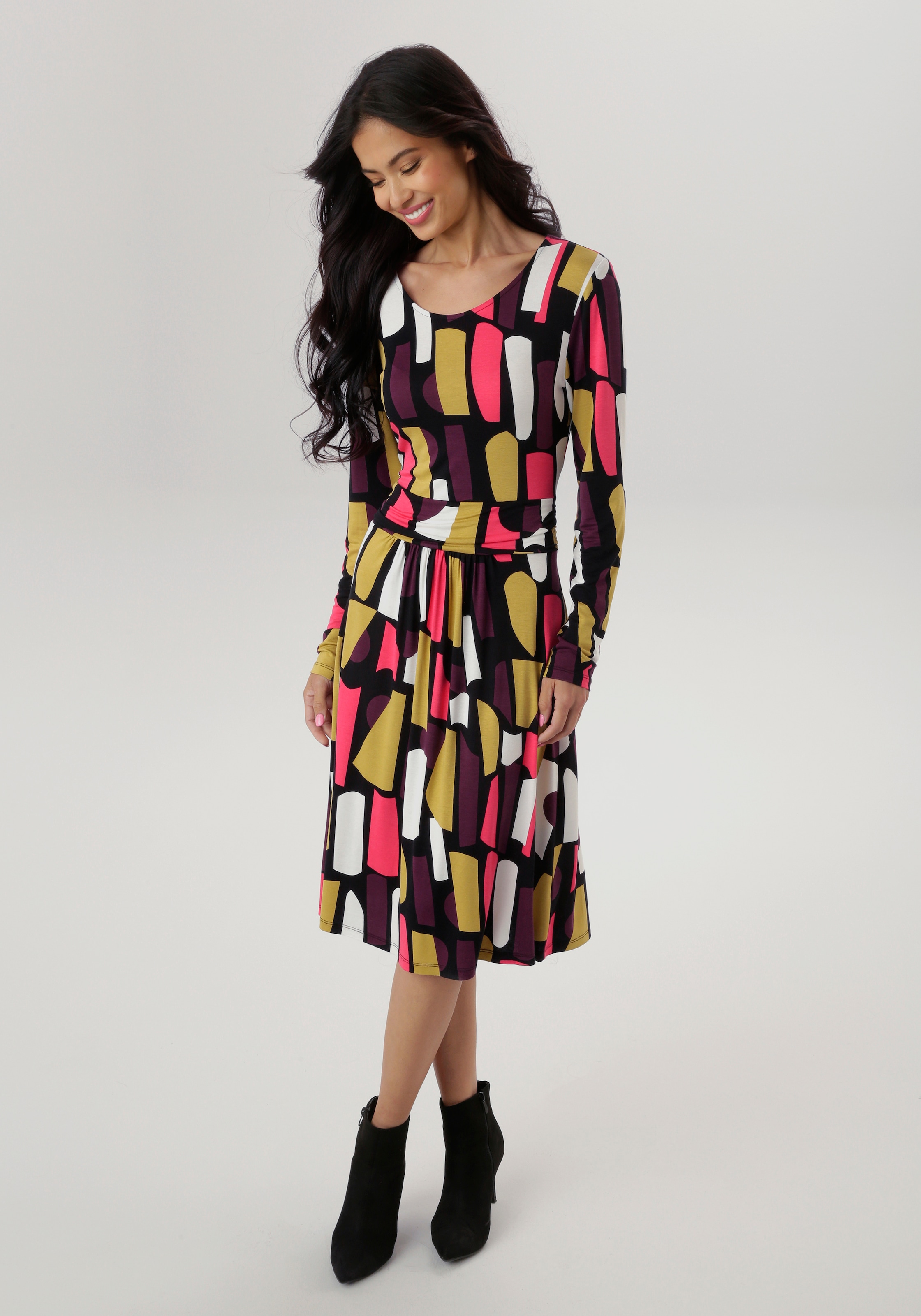 Aniston SELECTED Jerseykleid mit modernen, grafischen Allover-Print - NEUE KOLLEKTION