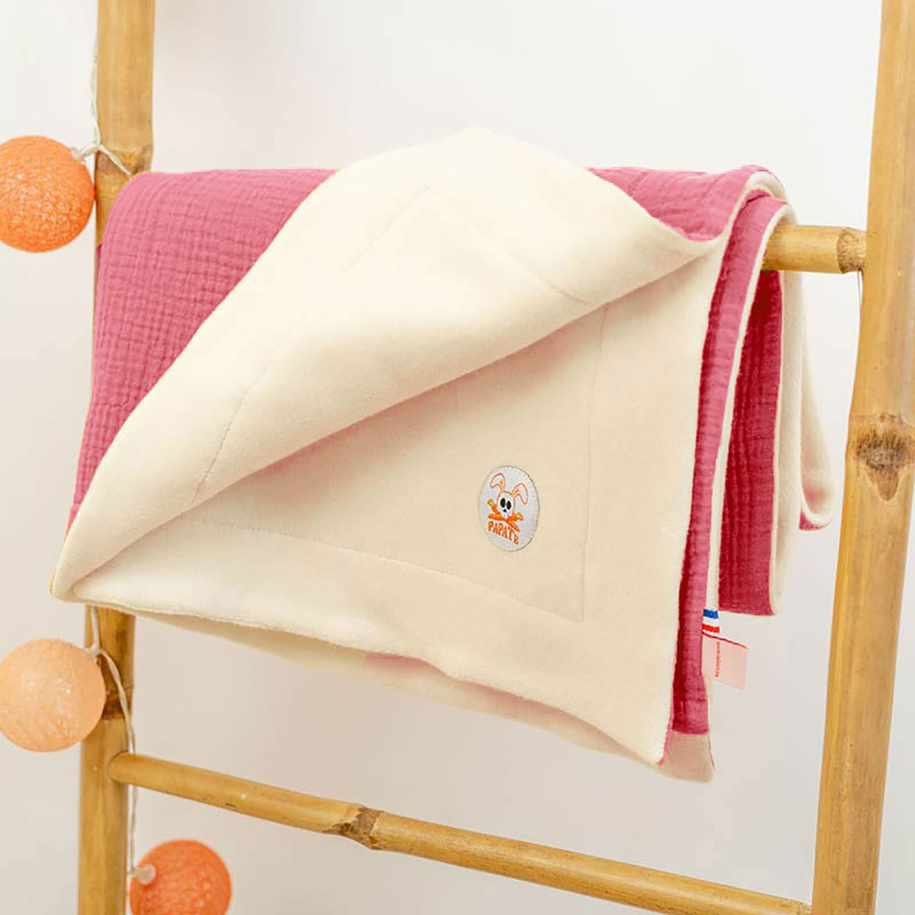 Papate Couverture en Coton Bio Rex blanc/fraise - 70x95 cm