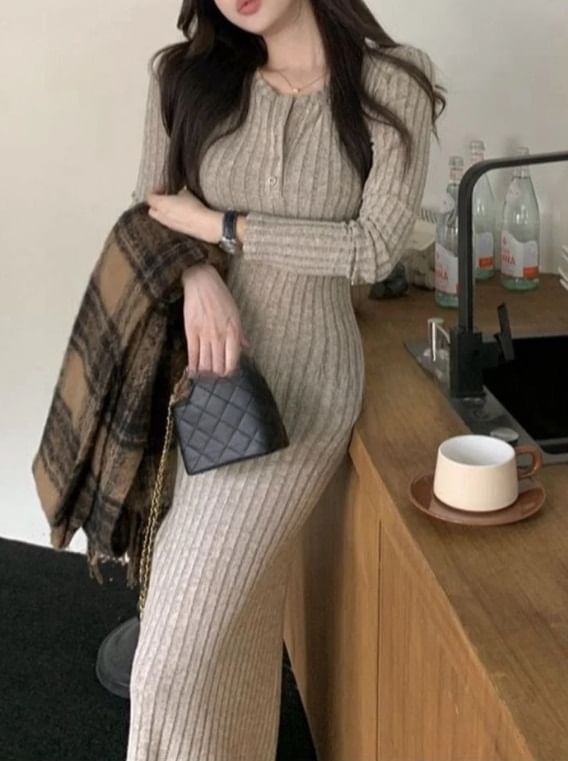 Seoulium - Lange mouw, halfknoopsluiting, effen geribbelde maxi-bodyconjurk