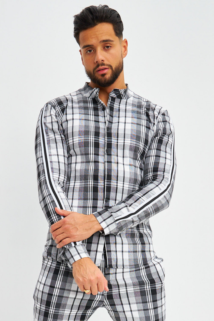 Chemise noire à carreaux blancs