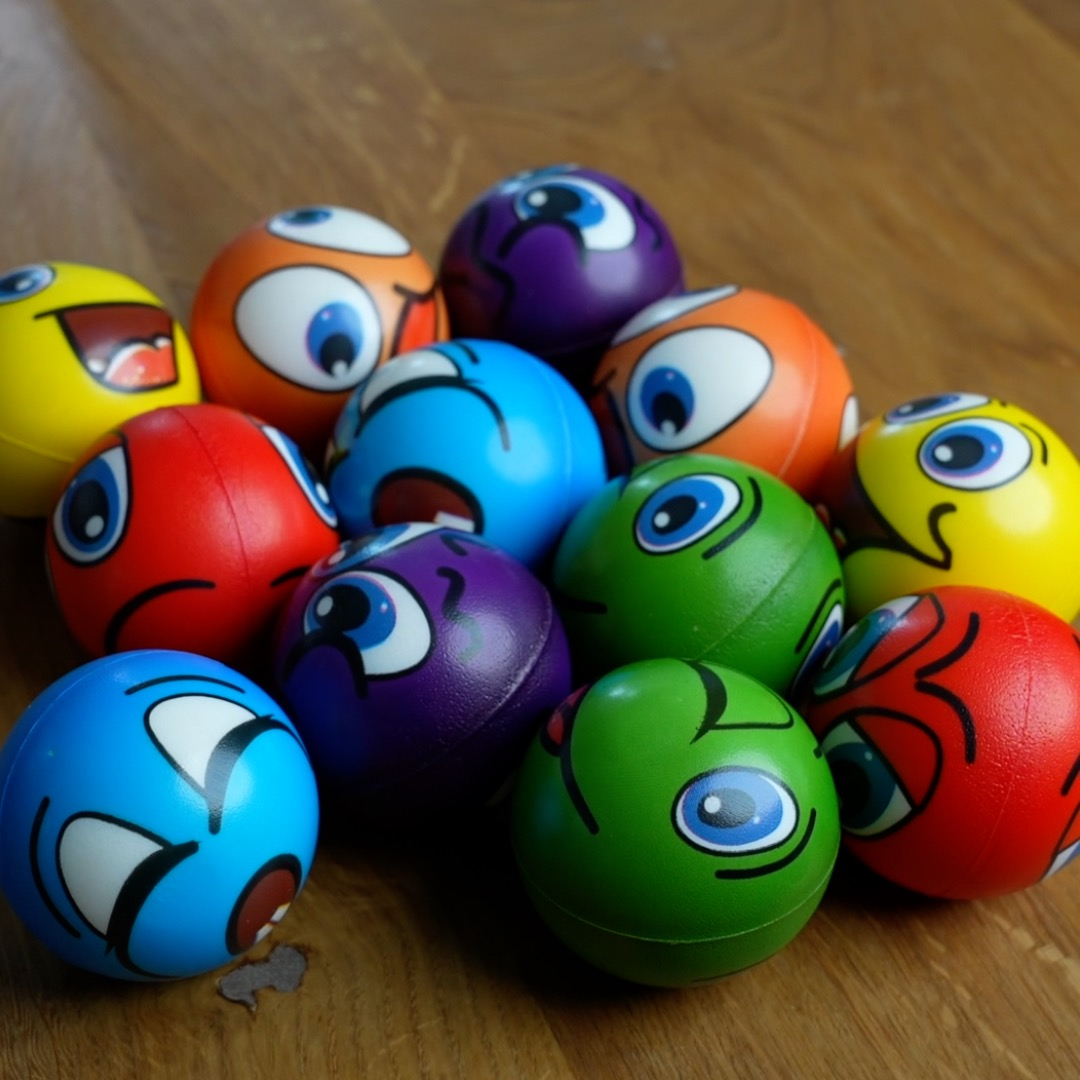 (12er Set) Ø6cm Anti Stress Schaumstoff Bälle Emoji Knautschbälle Fidget Spiel - Bunt