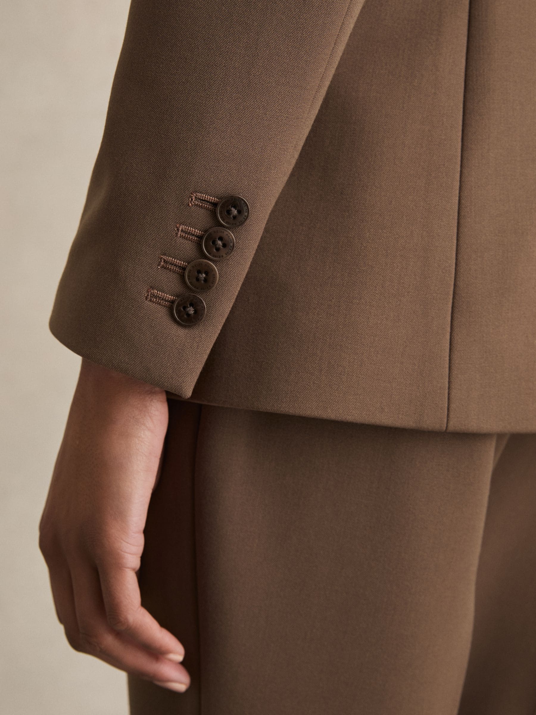 Mink neutraal - Reiss Gabi maatsnit-kostuumblazer met enkele knoopsluiting