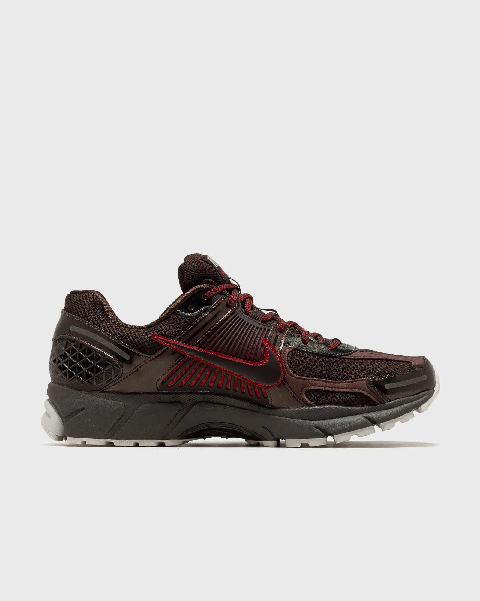 Nike ZOOM VOMERO 5