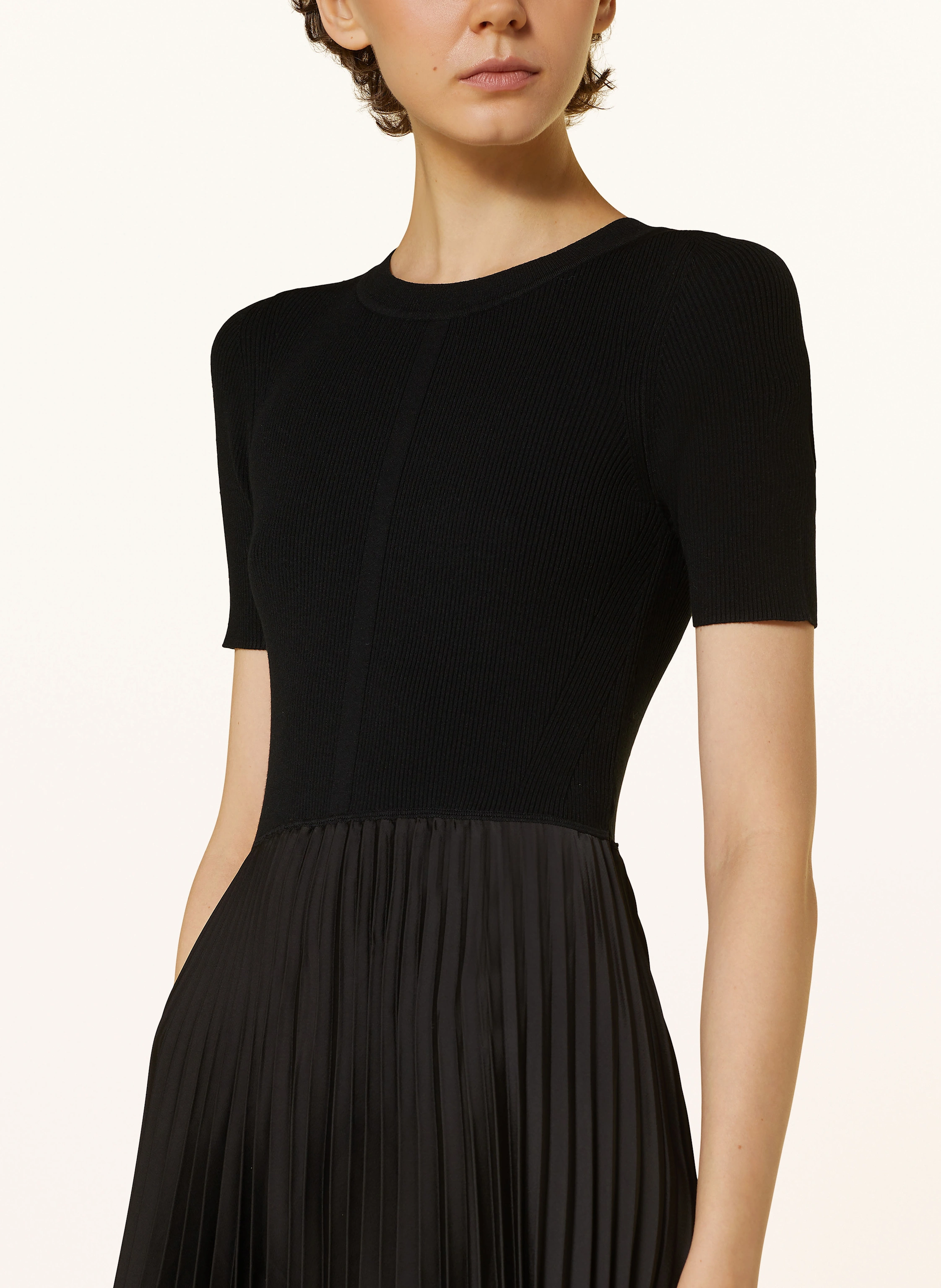 BOSS Kleid FADRIDI im Materialmix mit Plissees