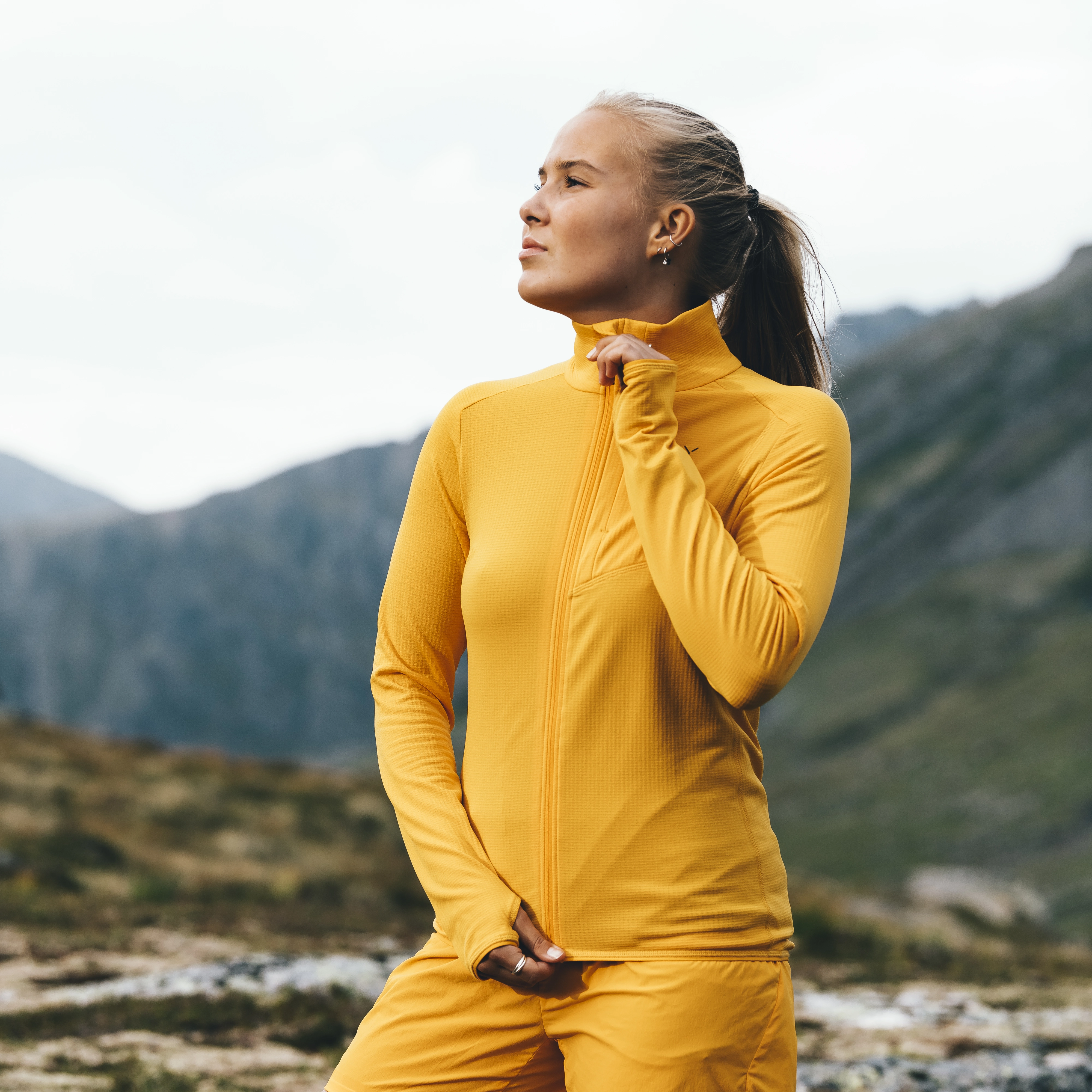 Y LightLine Essence Midlayer Jacket Women Mango Yellow