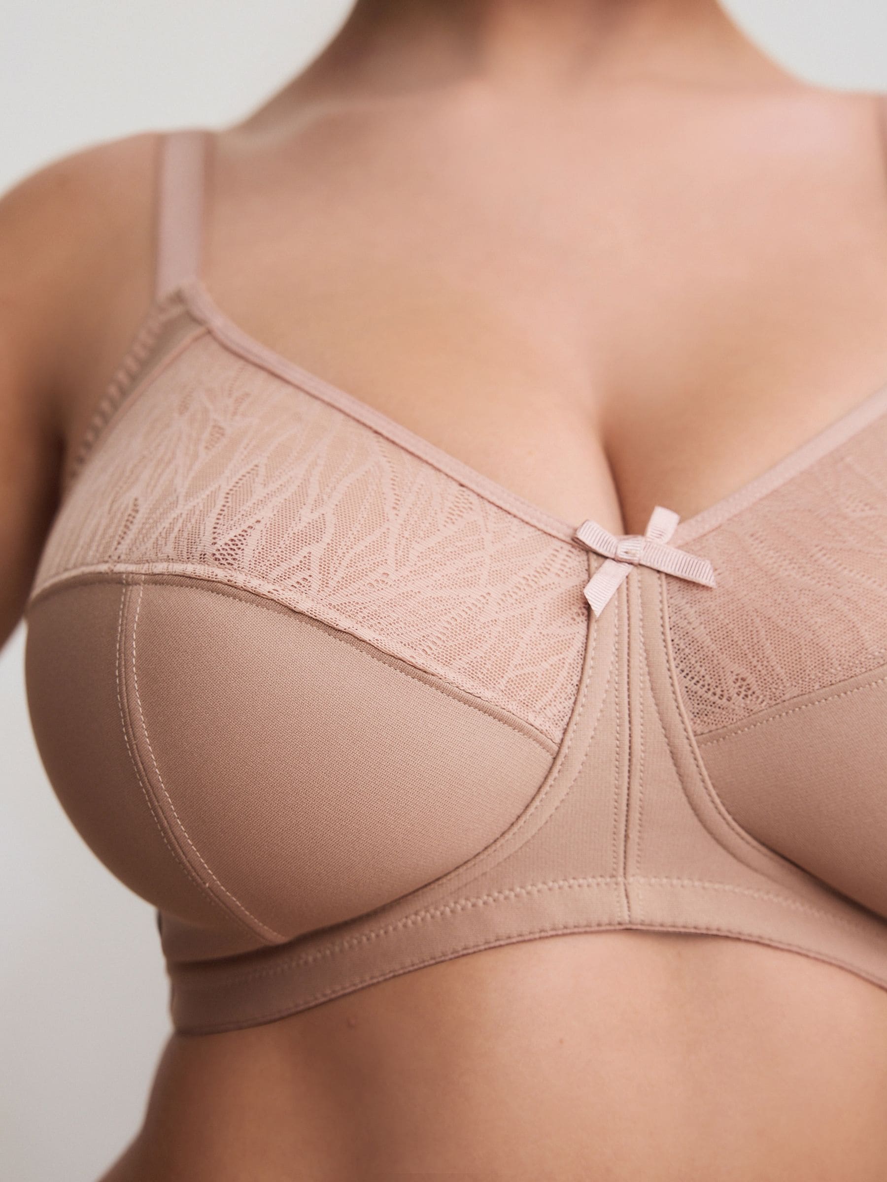 Praline nude - B-H Beha met volledige ondersteuning en volle cups zonder beugel en ultiem comfort