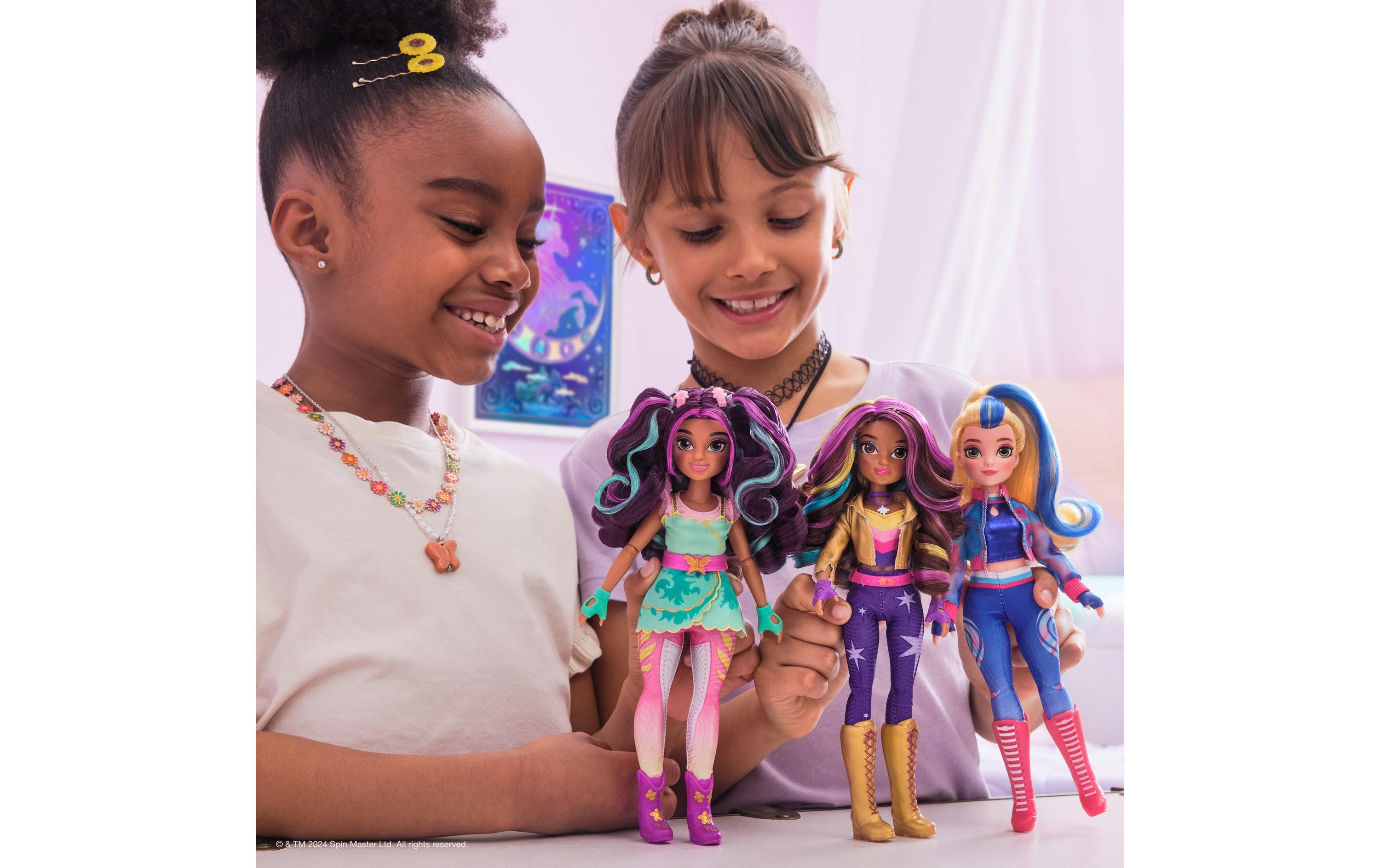 Unicorn Academy Fashion Doll SophiaVollbewegliche Ankleidepuppe Sophia im Originaloutfit