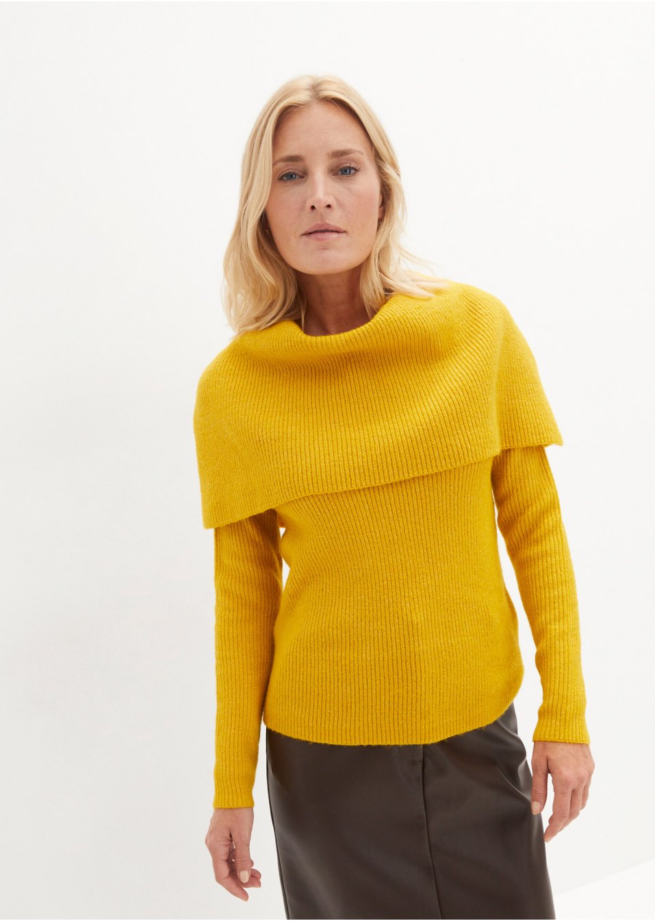 Pull avec empiècement cape modulable