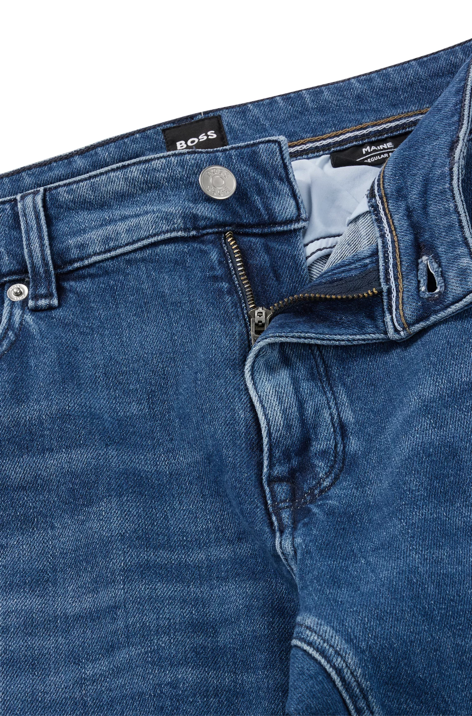 Calça jeans BOSS preta, corte regular, em denim azul confortável e elástico.