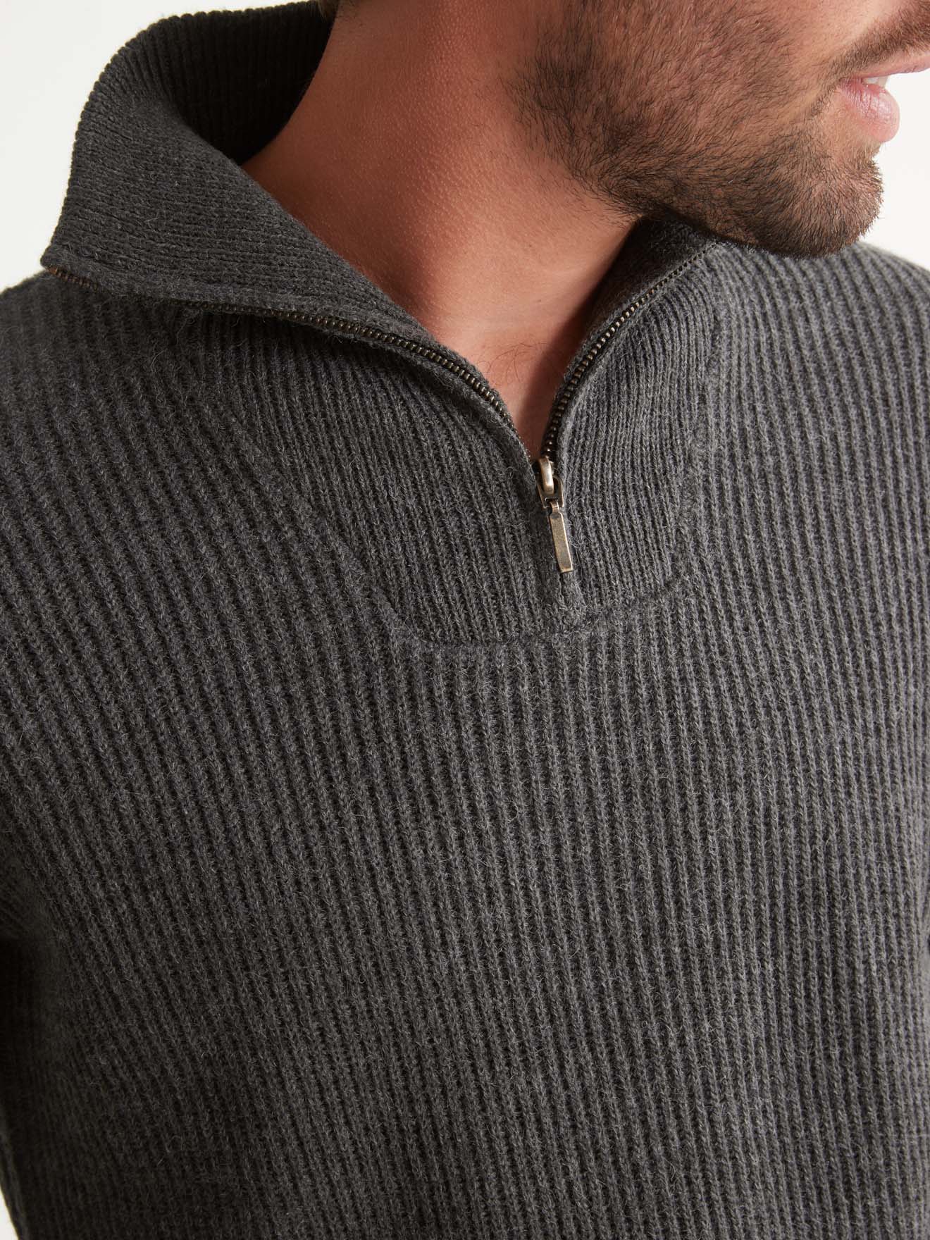 Pull côtes anglaises col montant zippé