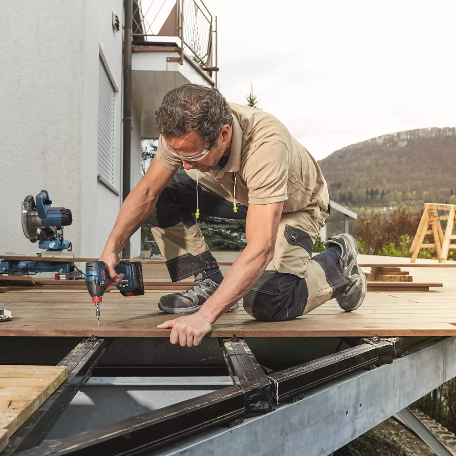 Bosch GDX 18V-210C 18V Li-ion Accudraaislagmoeraanzetter in L-Boxx