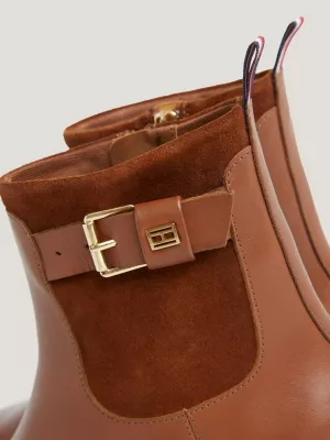 Botas de tornozelo essenciais com fivela de couro