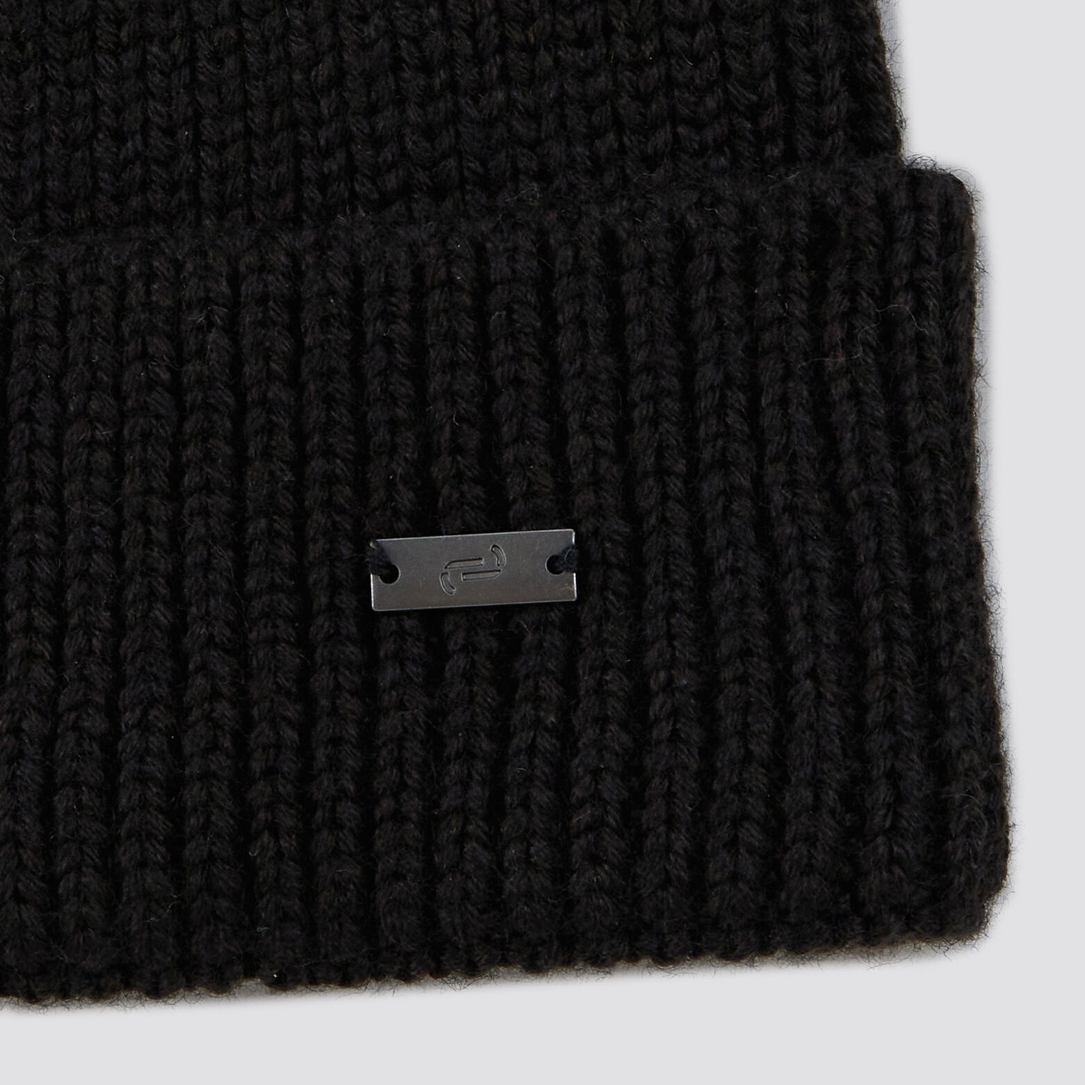 Bonnet contenant de la laine Noir