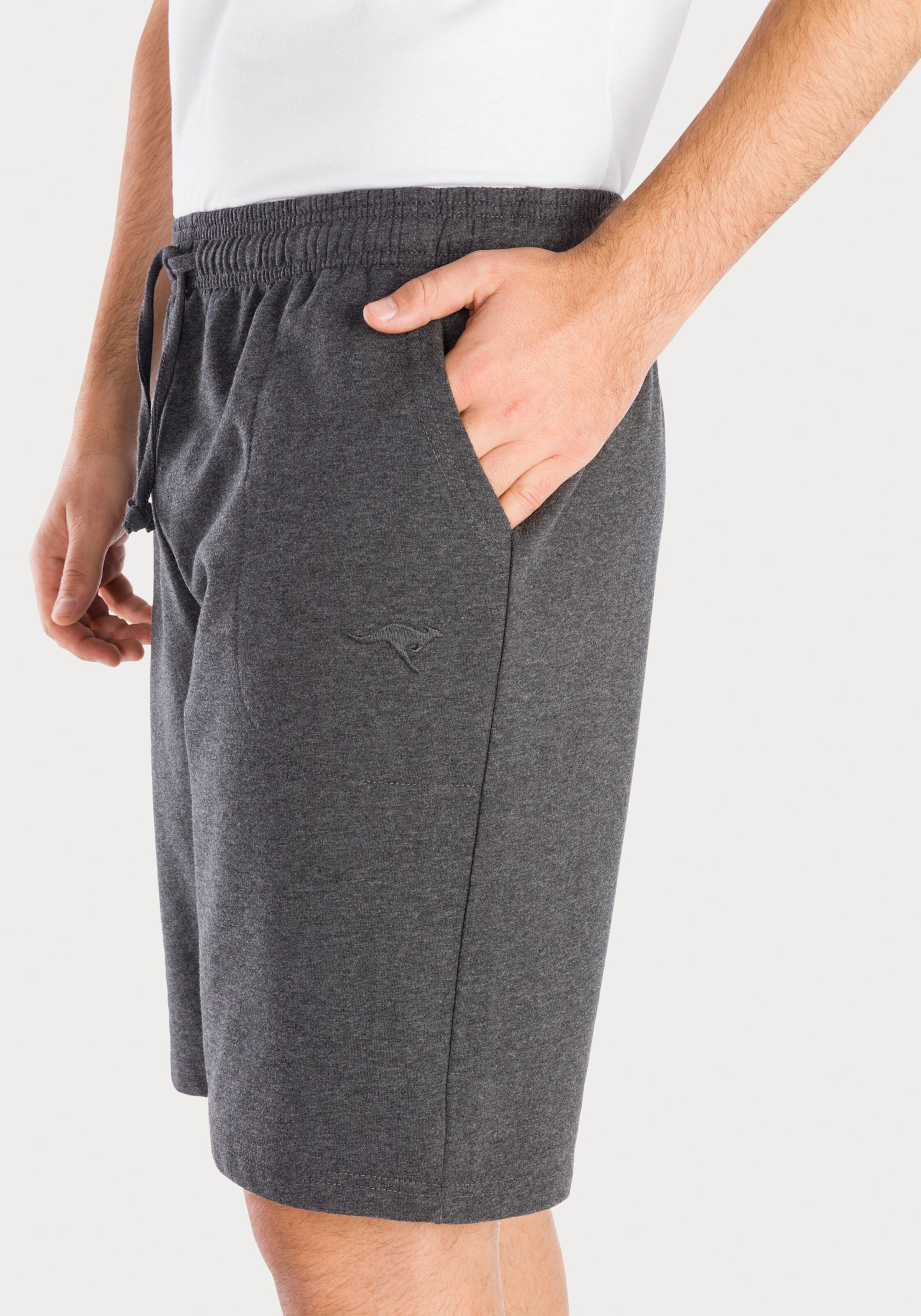 KangaROOS Sweatshorts in anthrazit