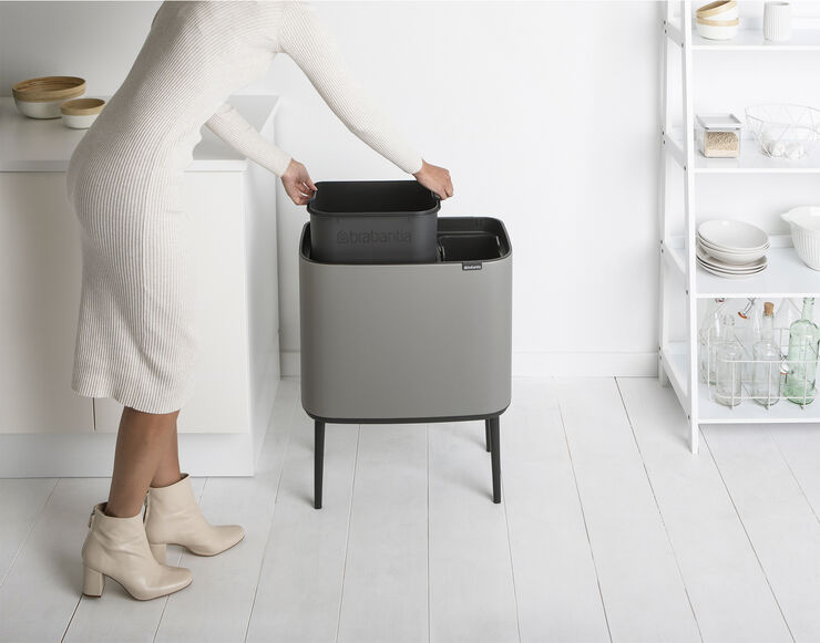 Brabantia Bo Touch Bin 11   23 ltr. Mineral concrete grey