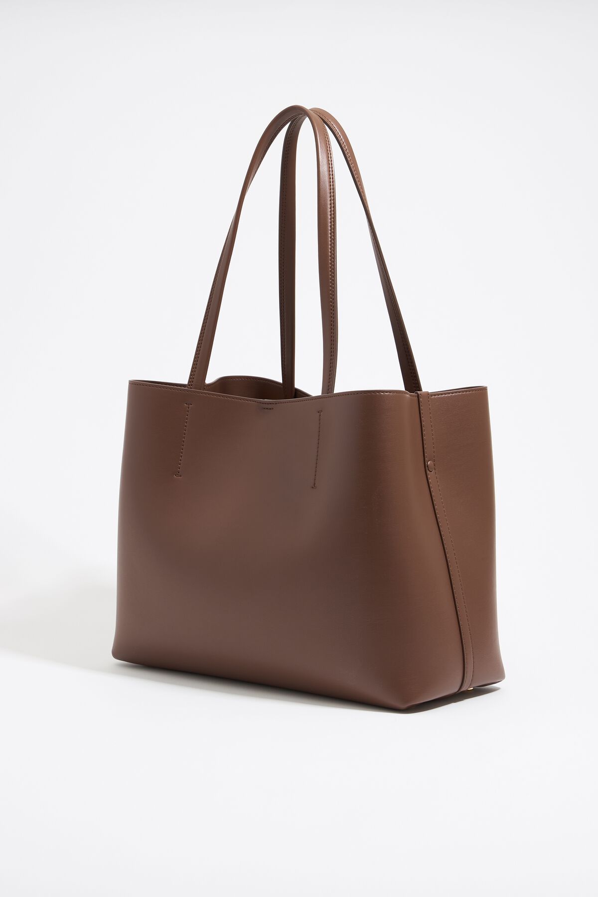 Bolsa grande estilo Chihuahua em couro cor mocha.