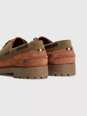 Sapatos náuticos clássicos de camurça com travas