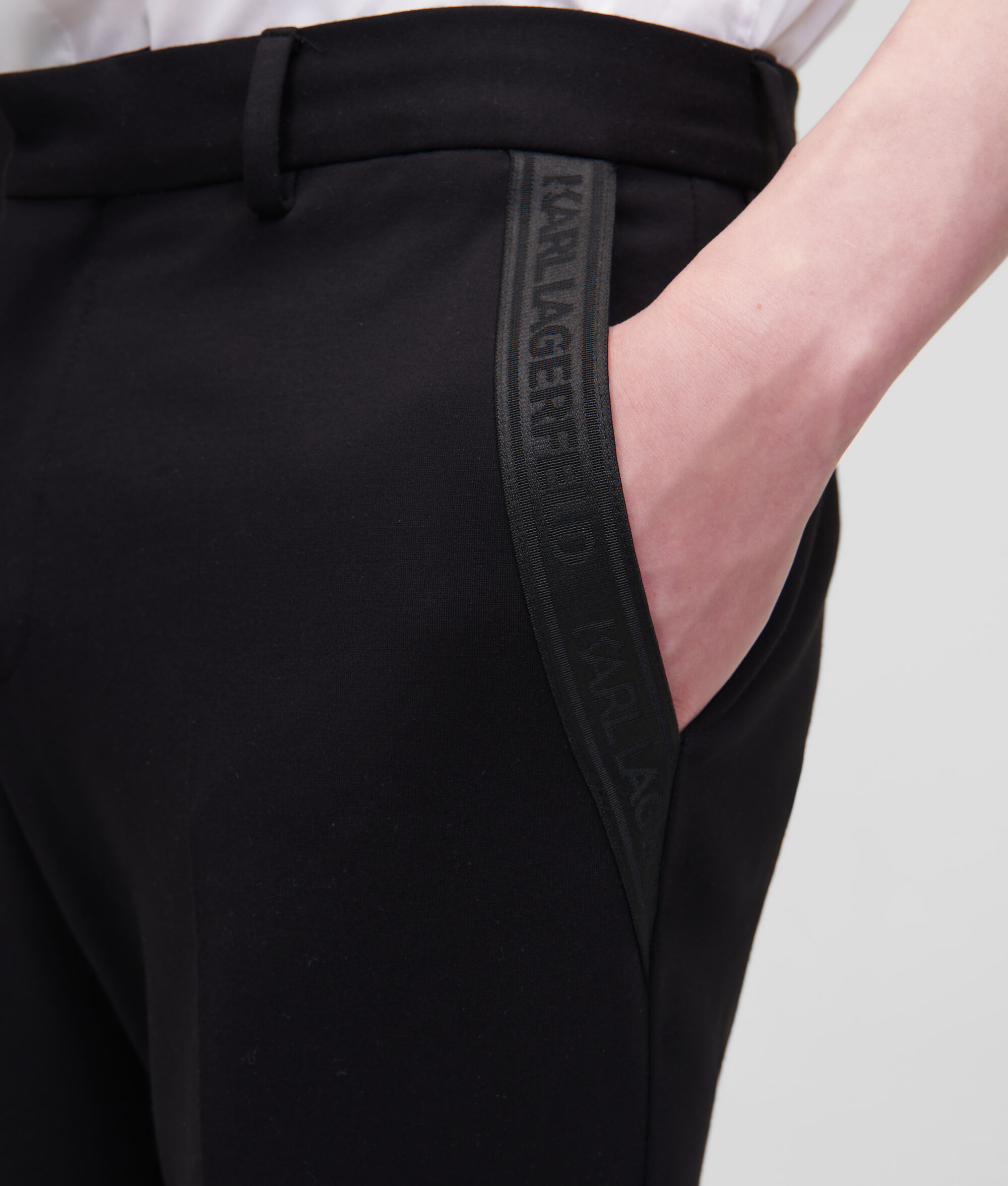 PANTALON AJUSTÉ EN PUNTO
