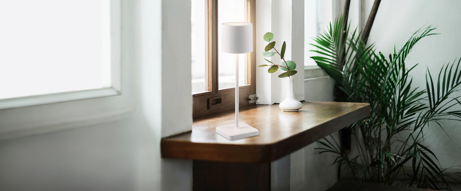 RL Akku LED Tischlampe FERNANDEZ weiß